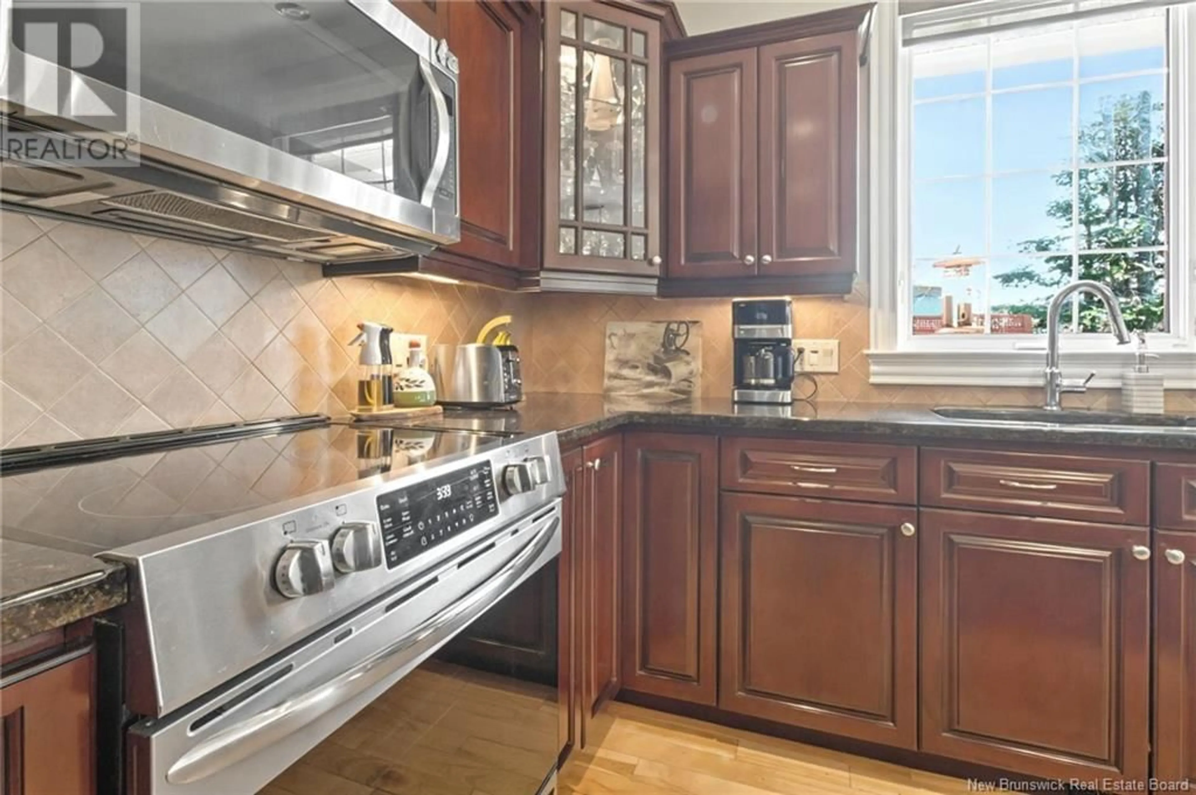 Standard kitchen, ceramic/tile floor for 28 GUYLAINE STREET, Dieppe New Brunswick E1A0G8