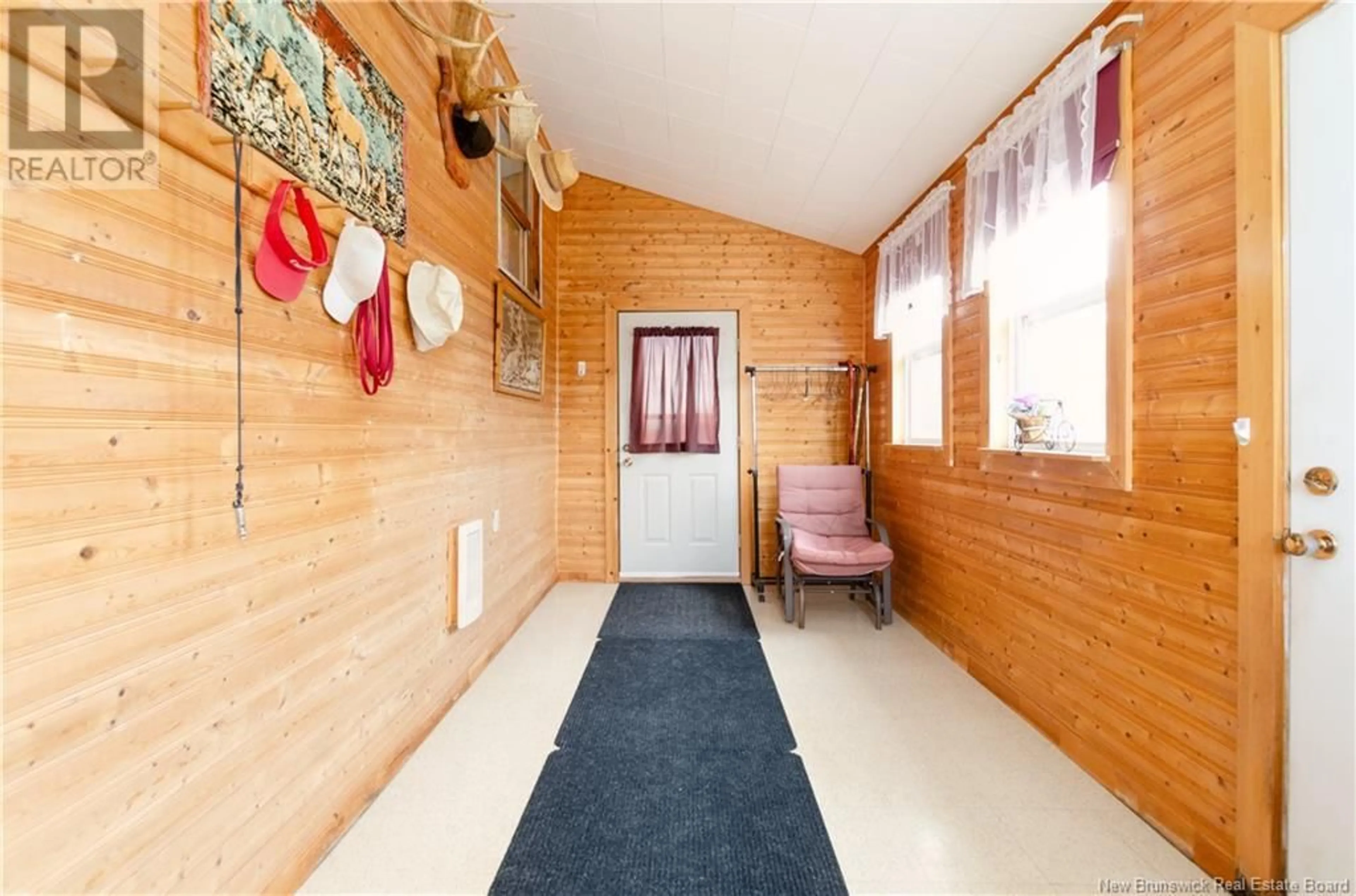 Indoor foyer for 3632 ROUTE 112, Second North River New Brunswick E4J2V4