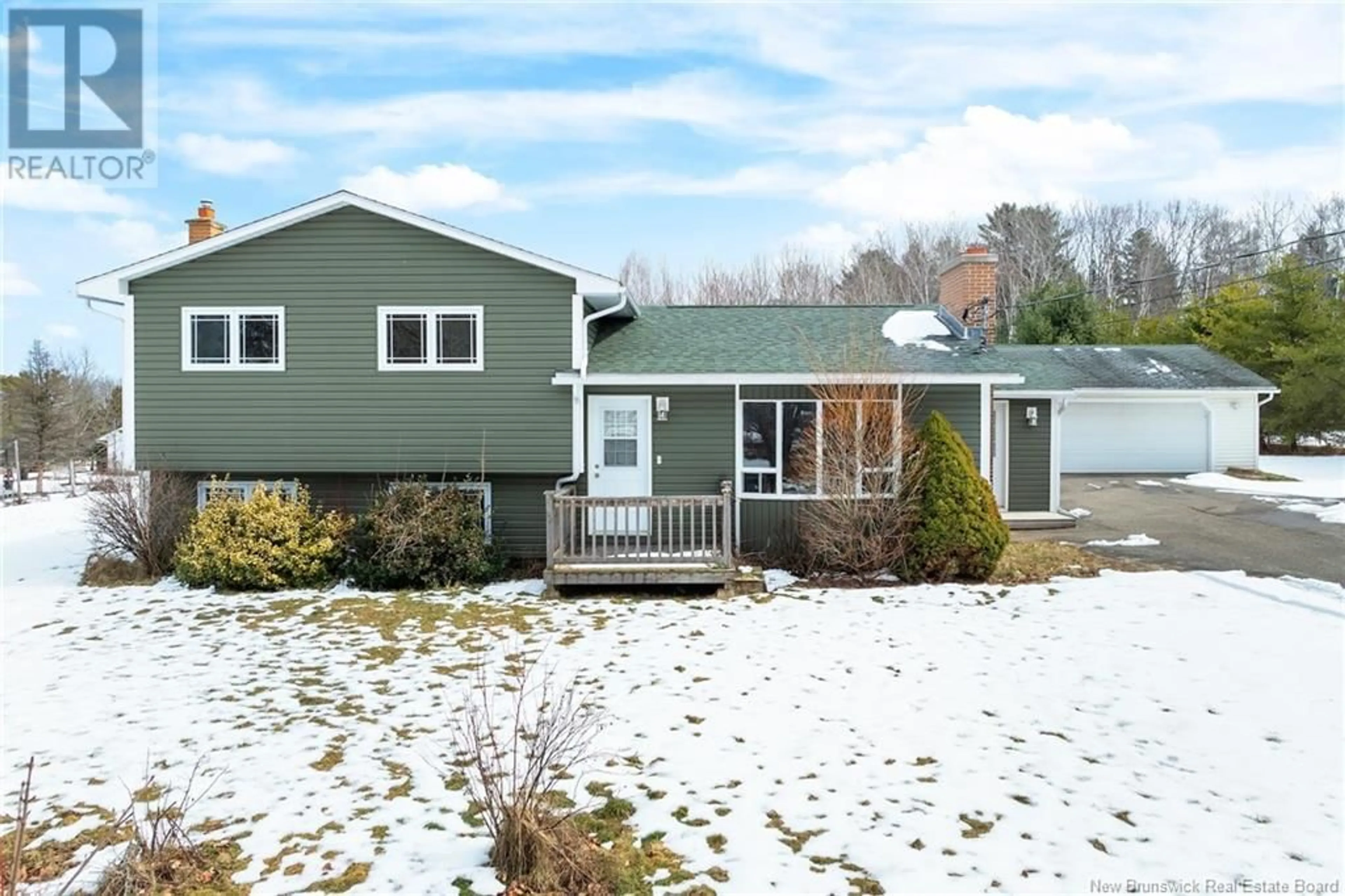 Home with vinyl exterior material, unknown for 9 GILBERT DRIVE, Burton New Brunswick E2V3H8