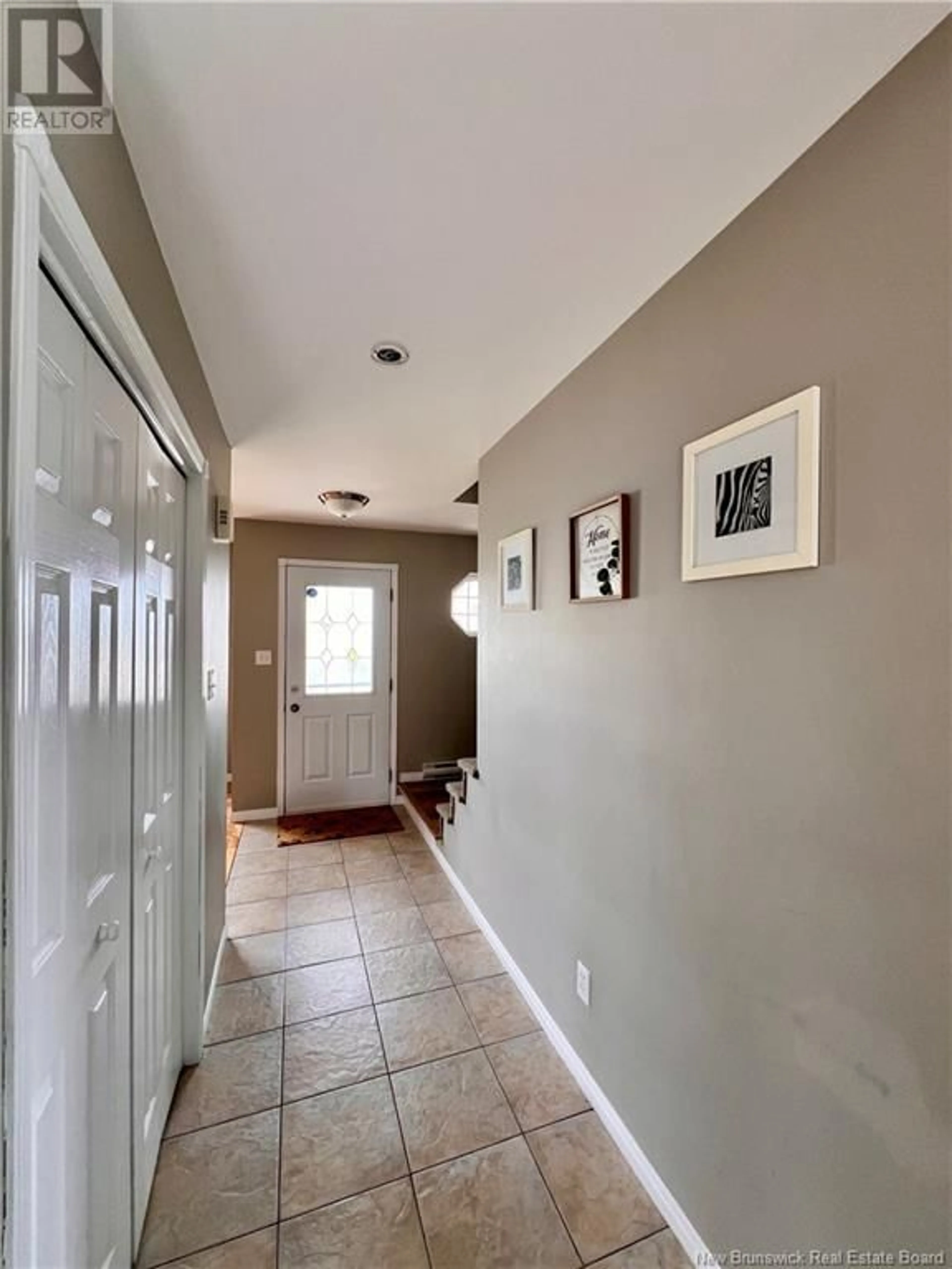 Indoor entryway for 105 HAMPTON STREET, Moncton New Brunswick E1G5H2