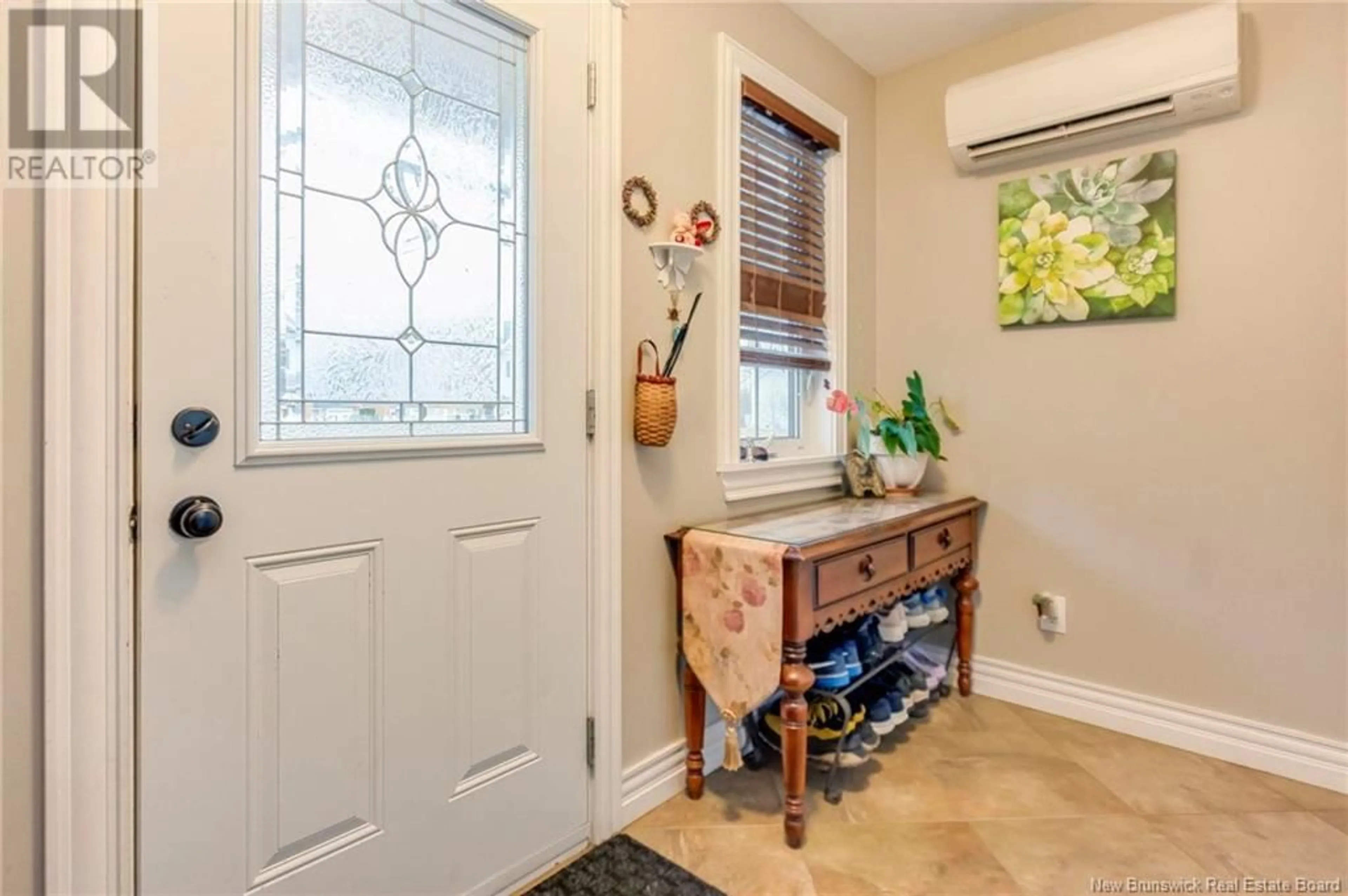 Indoor entryway for 453 TWIN OAKS DRIVE, Moncton New Brunswick E1G0J2
