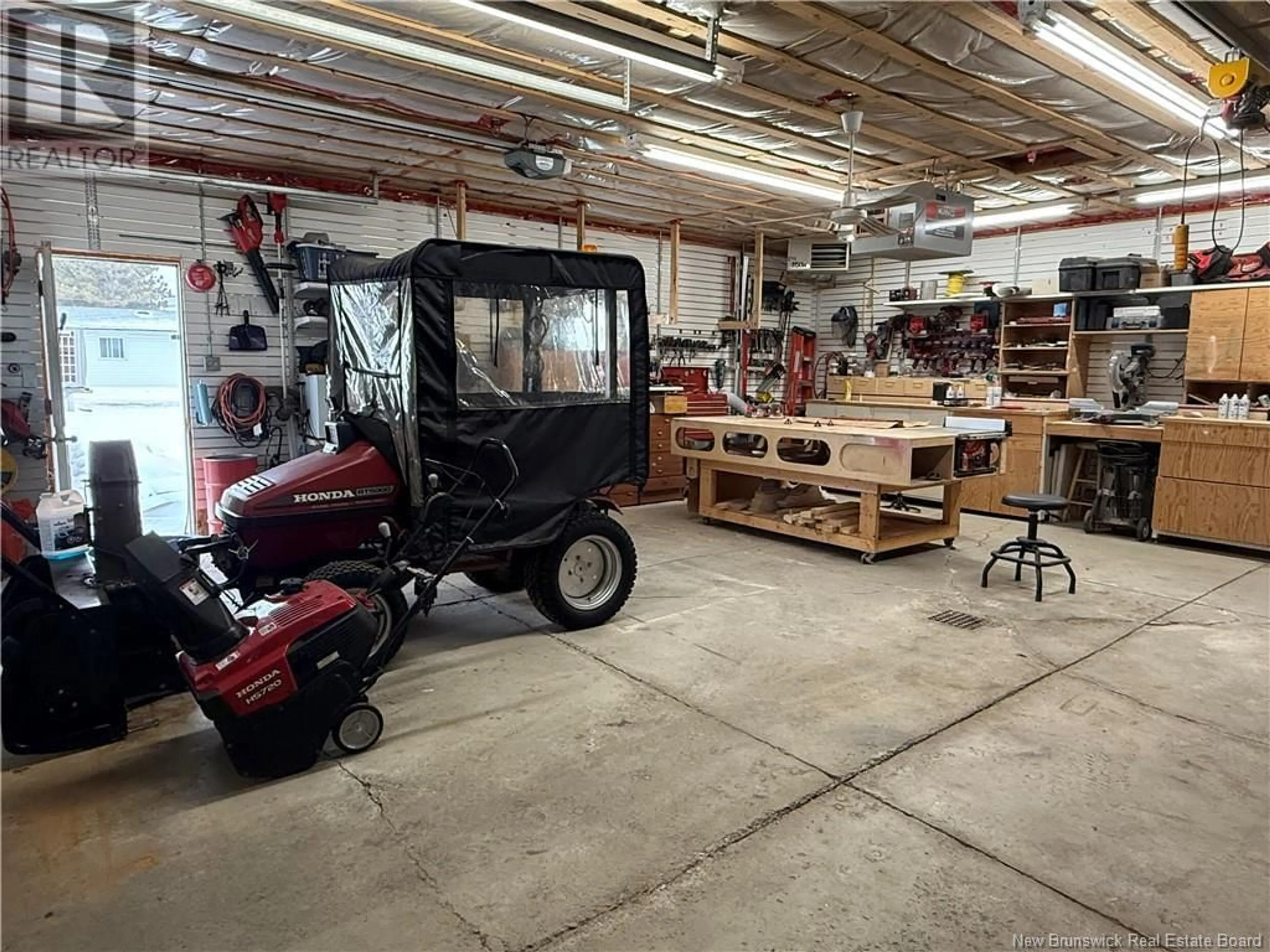 Indoor garage for 34 DOMINIQUE STREET, Grand Falls New Brunswick E3Y1A2