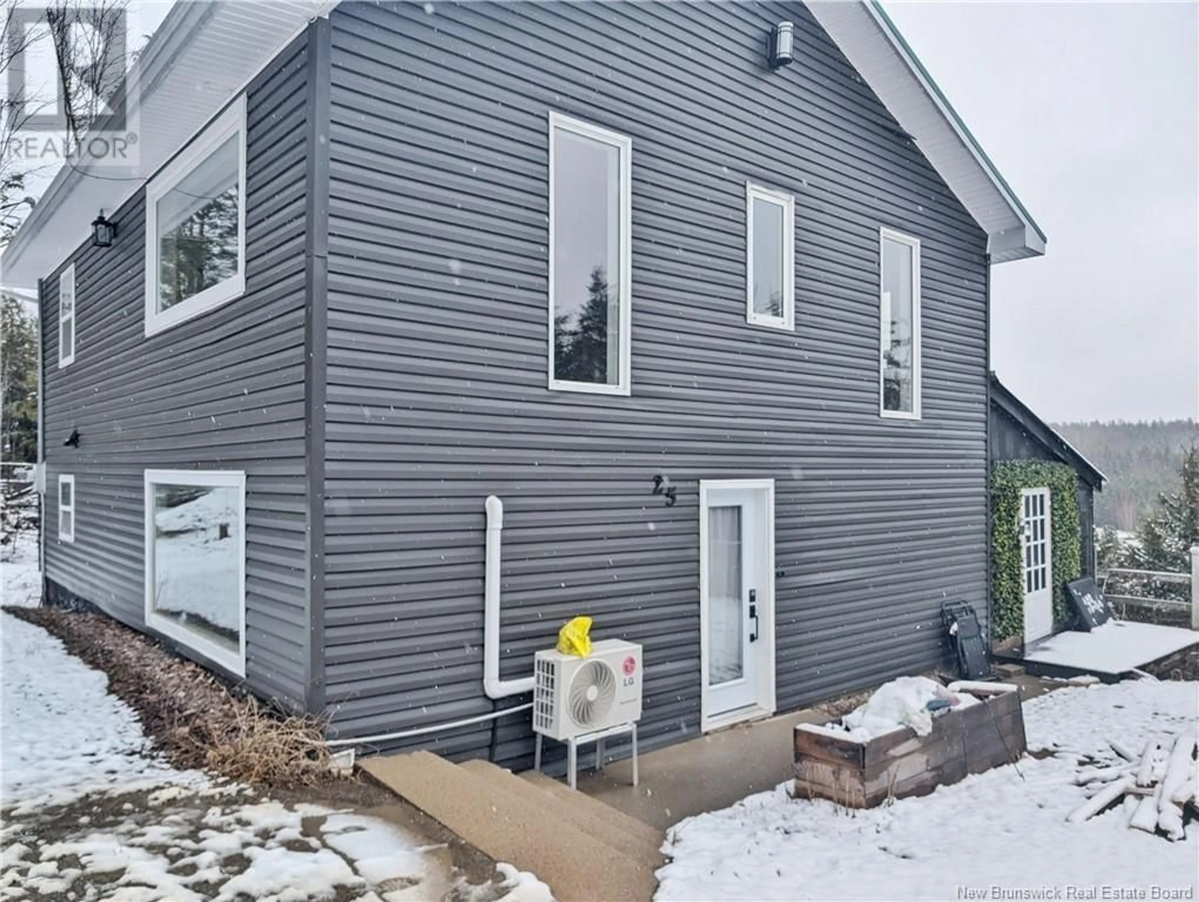 Home with vinyl exterior material, street for 25 W WILSON ROAD, Parkindale New Brunswick E4J1P4
