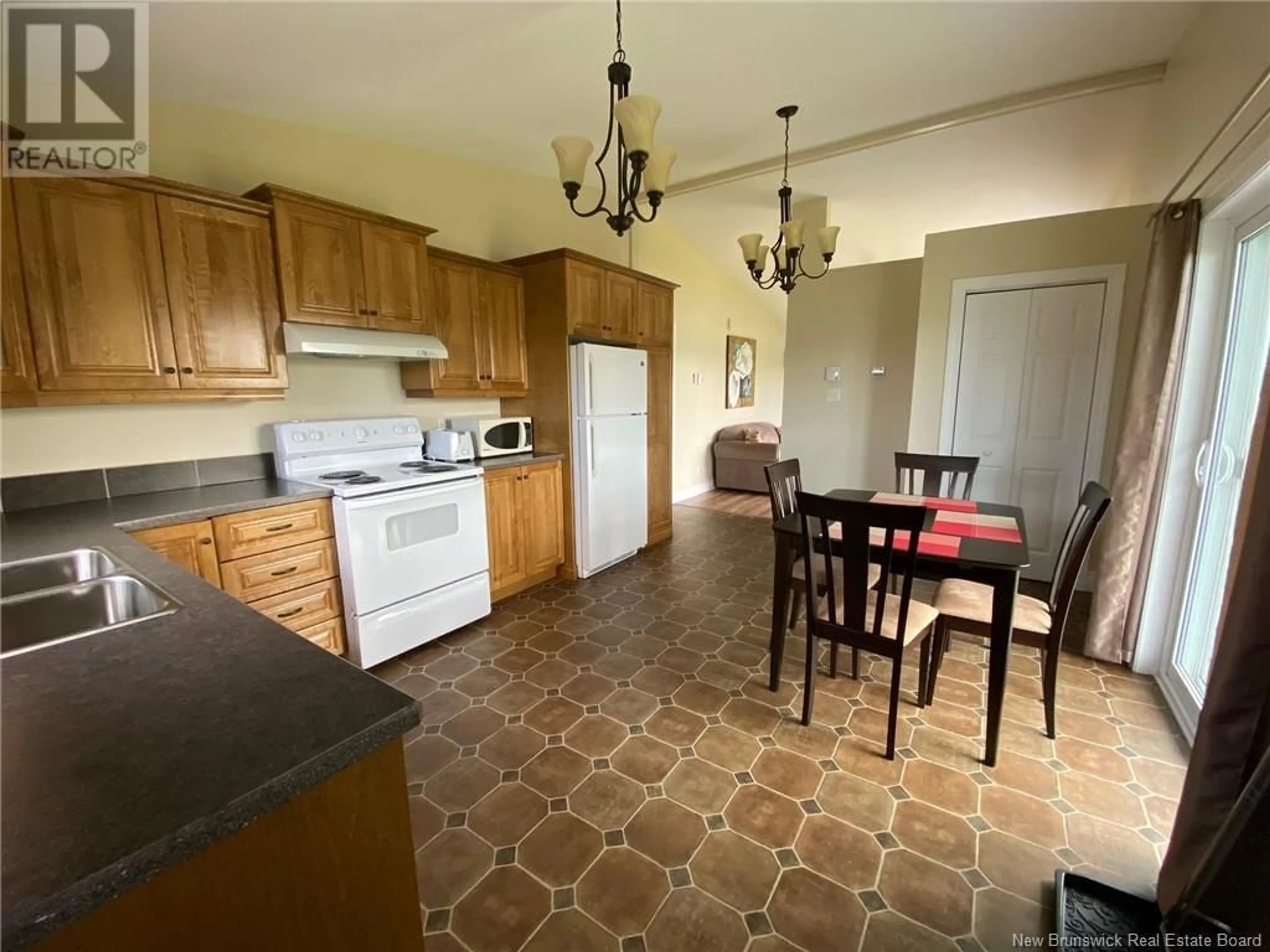 Standard kitchen, ceramic/tile floor for 267 ROSEBERRY STREET, Campbellton New Brunswick E3N2G8