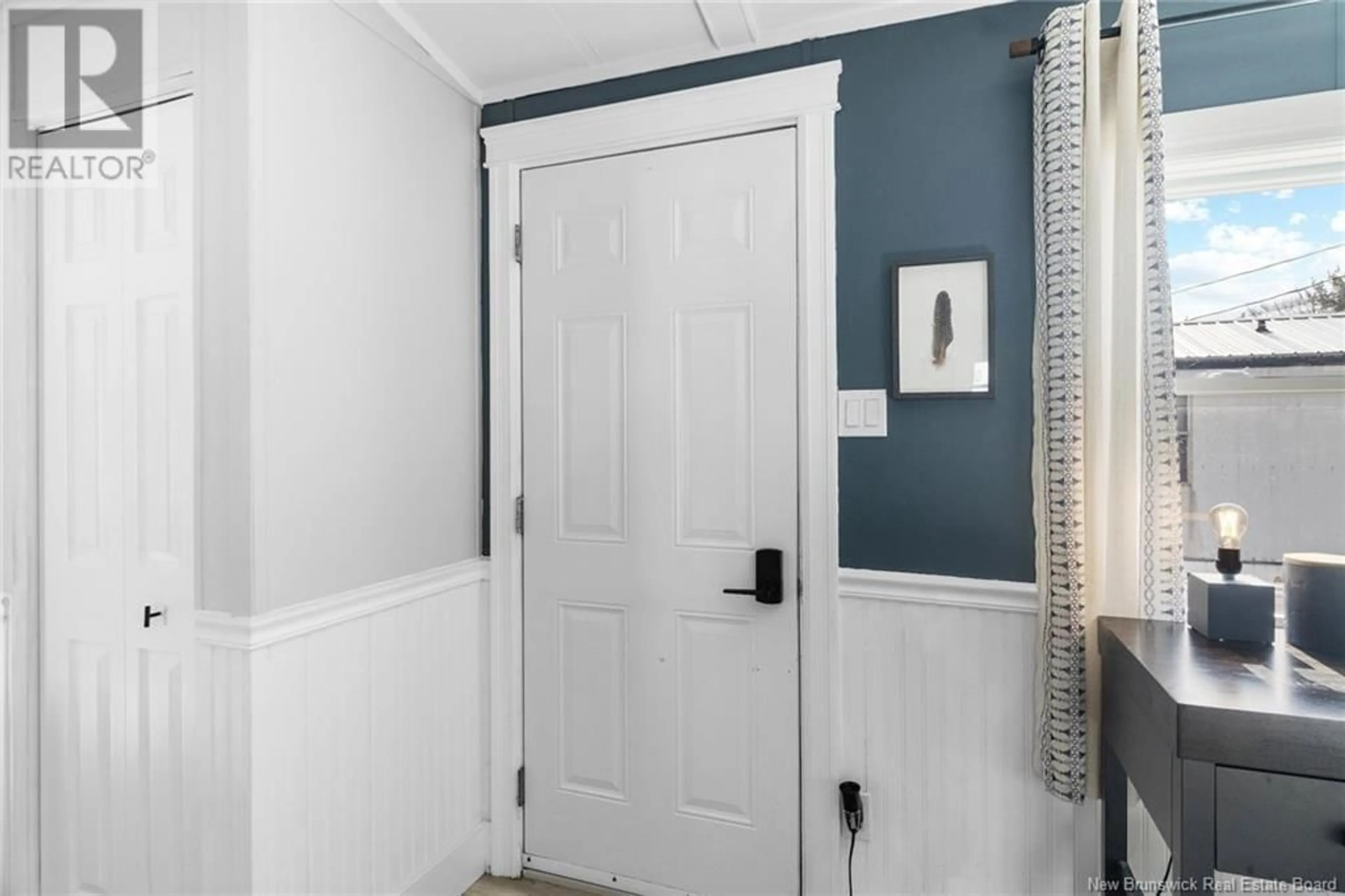 Indoor entryway for 6 HOLLY COURT, Lincoln New Brunswick E3B6W3