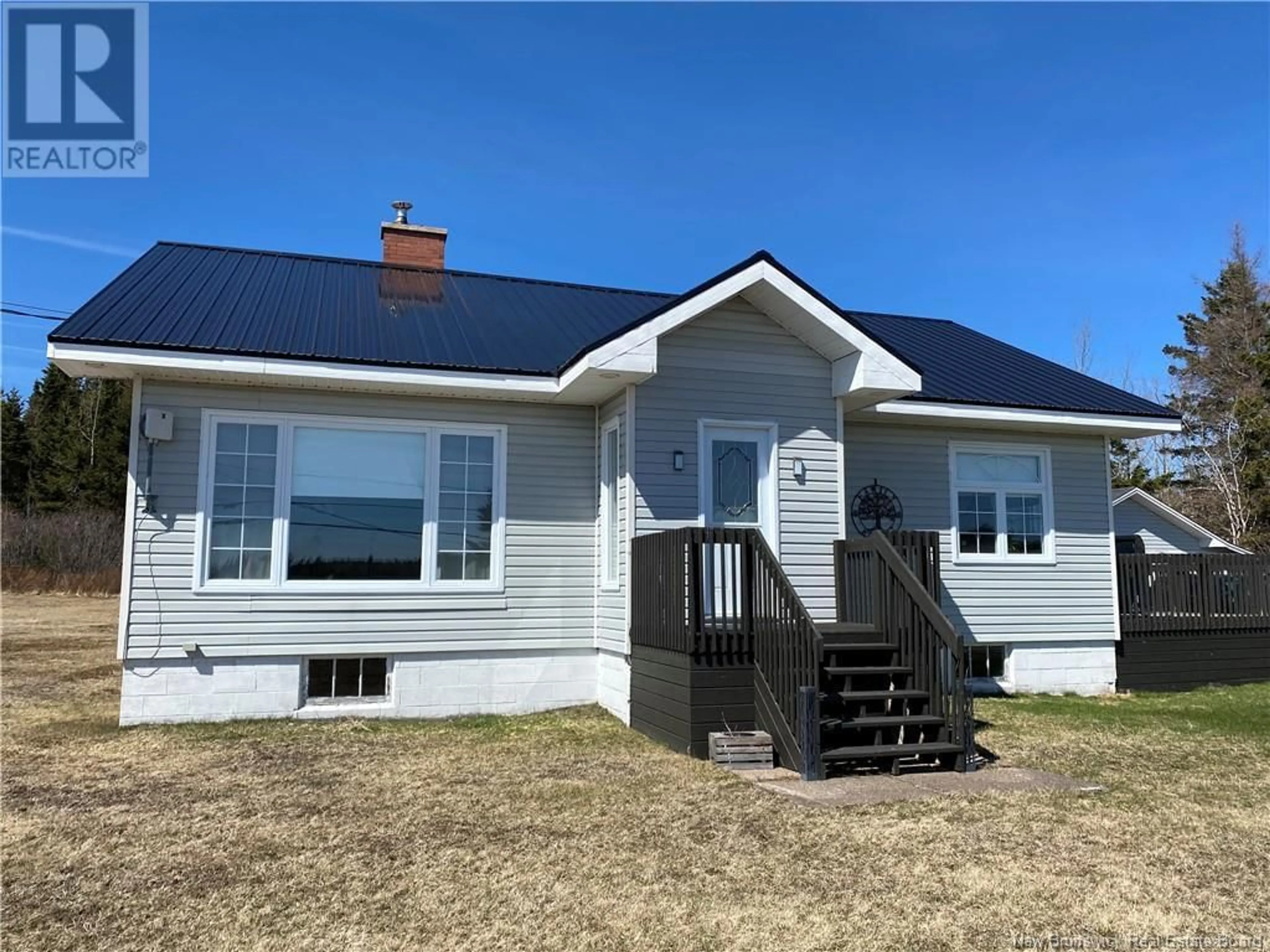 Home with vinyl exterior material, building for 439 MACES BAY RD, Maces Bay New Brunswick E5J1T3
