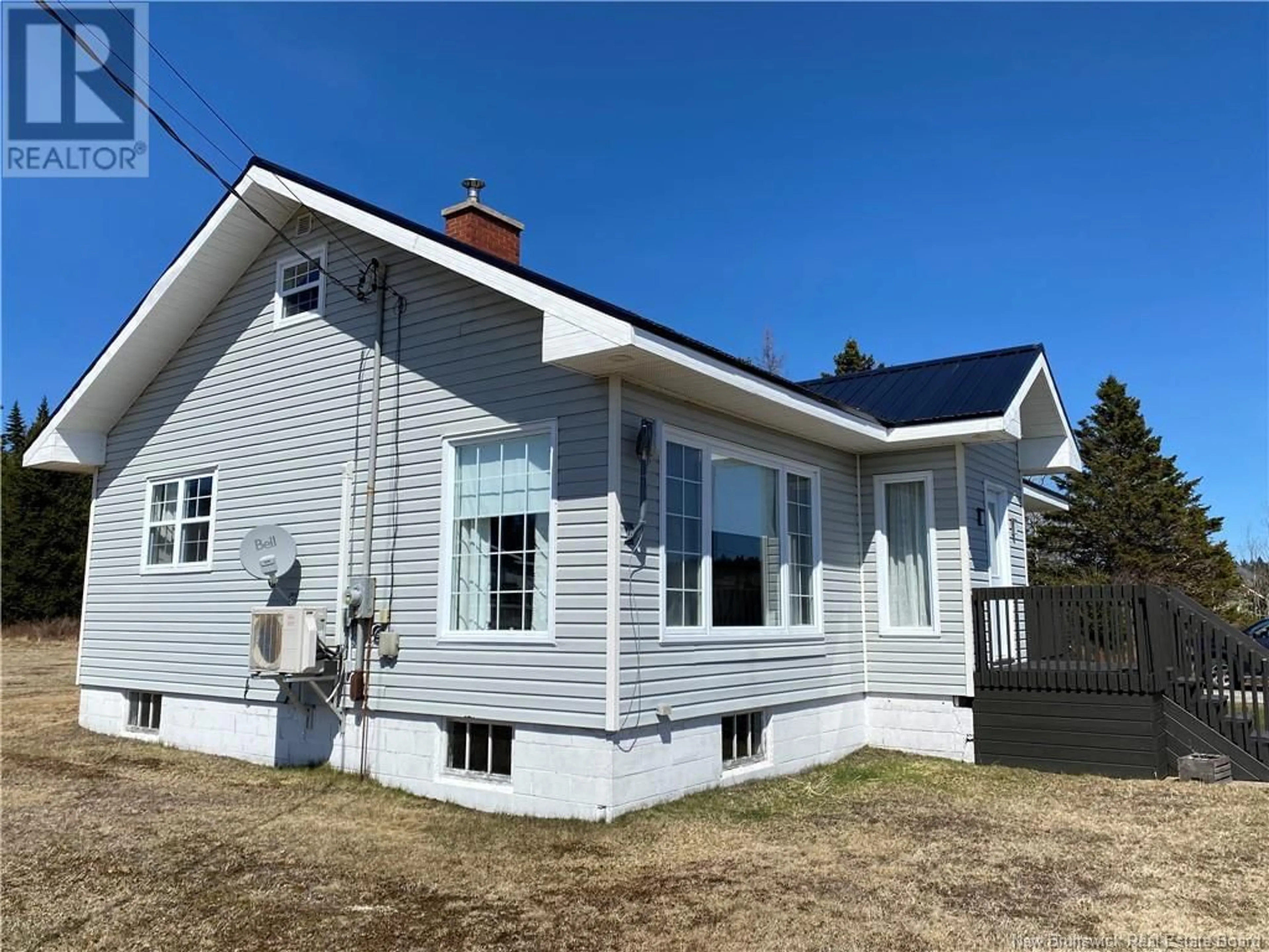 Home with vinyl exterior material, building for 439 MACES BAY RD, Maces Bay New Brunswick E5J1T3