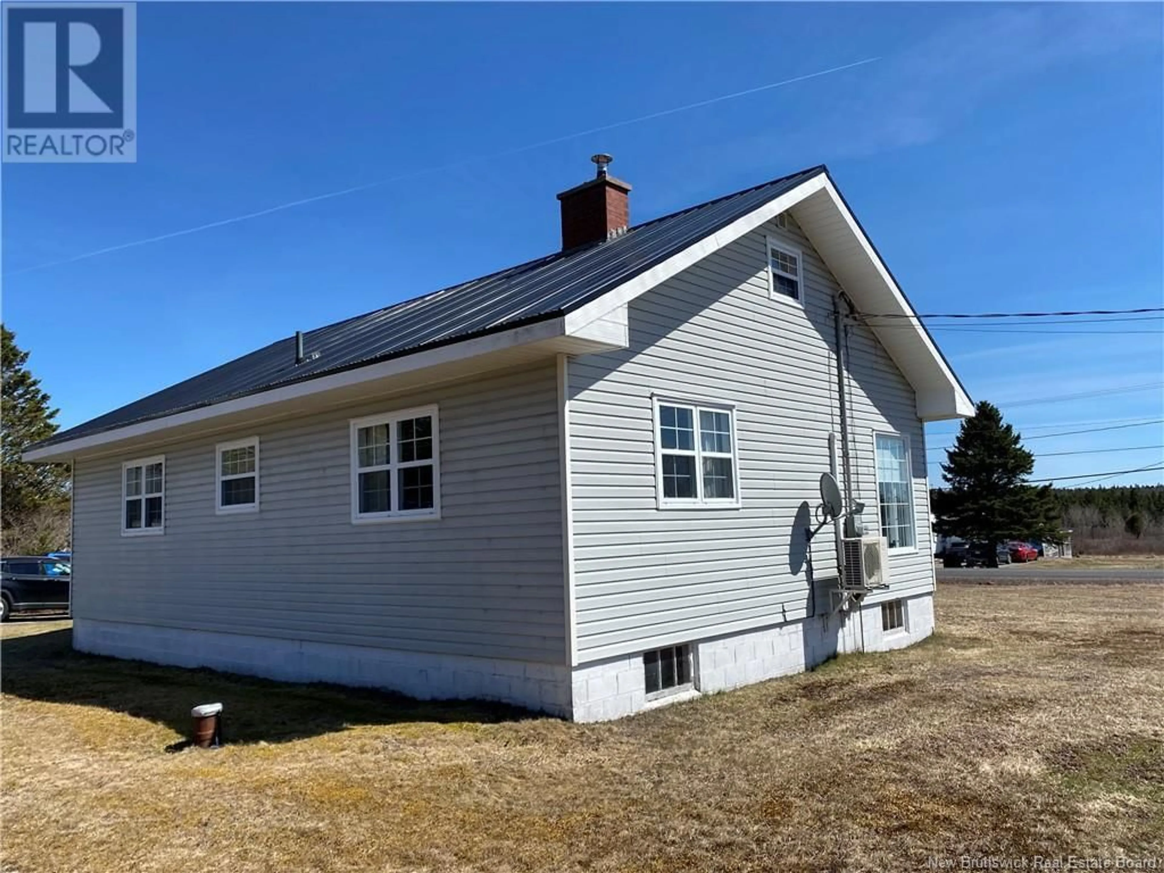 Home with vinyl exterior material, building for 439 MACES BAY RD, Maces Bay New Brunswick E5J1T3