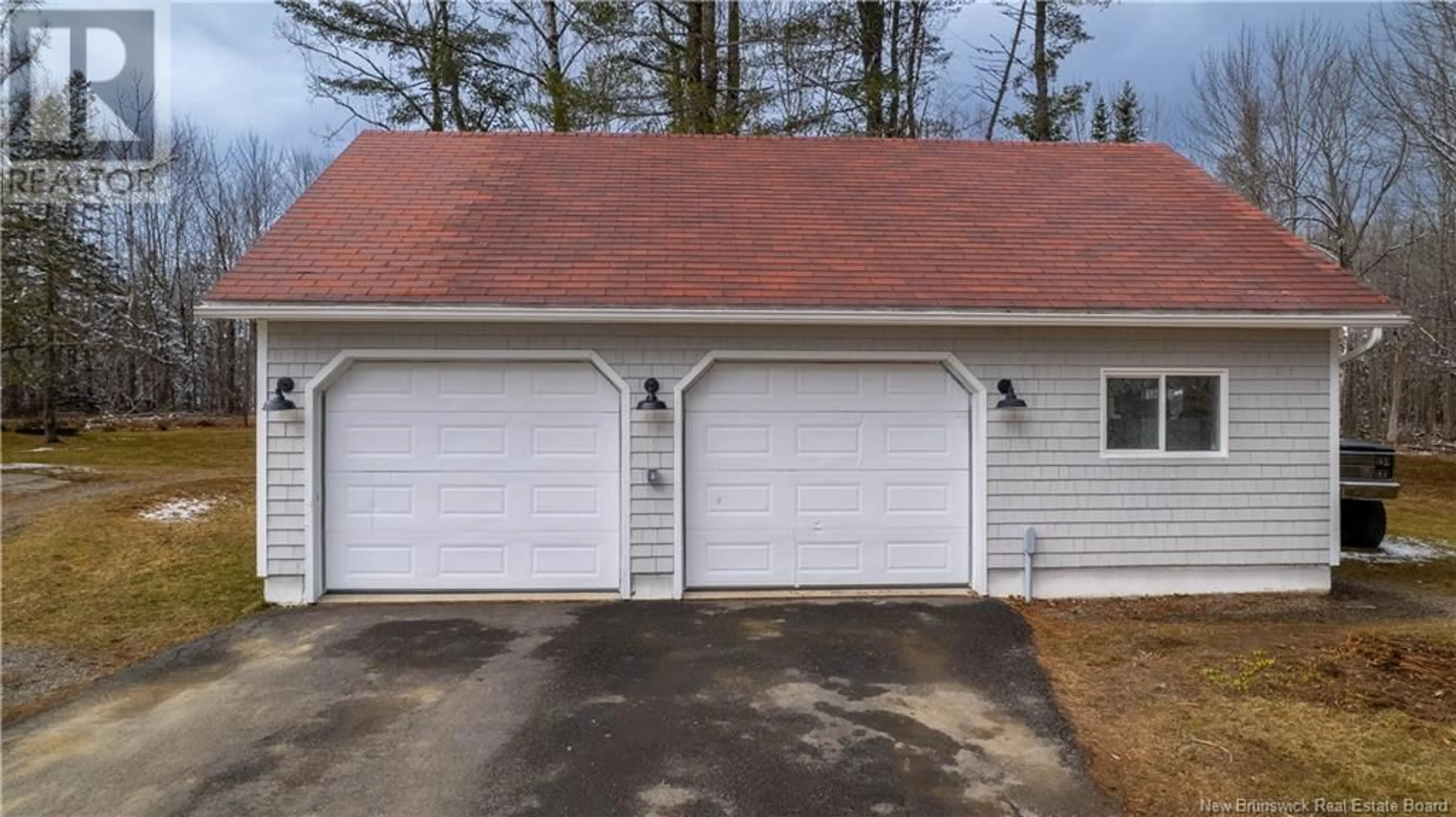 Indoor garage for 2 MARKS STREET, Dufferin New Brunswick E3L3P8