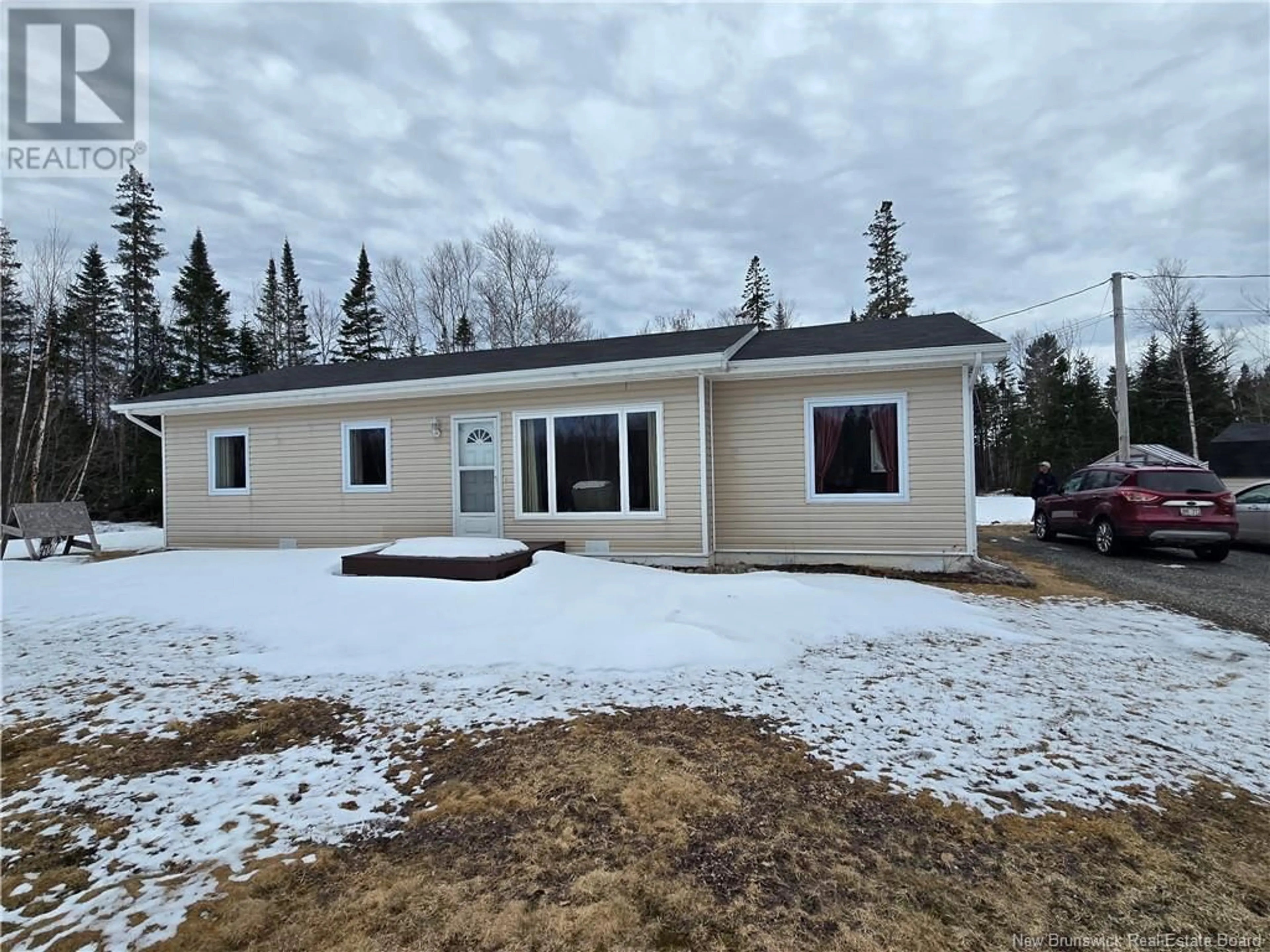 Home with vinyl exterior material, building for 3559 ROUTE 180, South Tetagouche New Brunswick E2A7C7