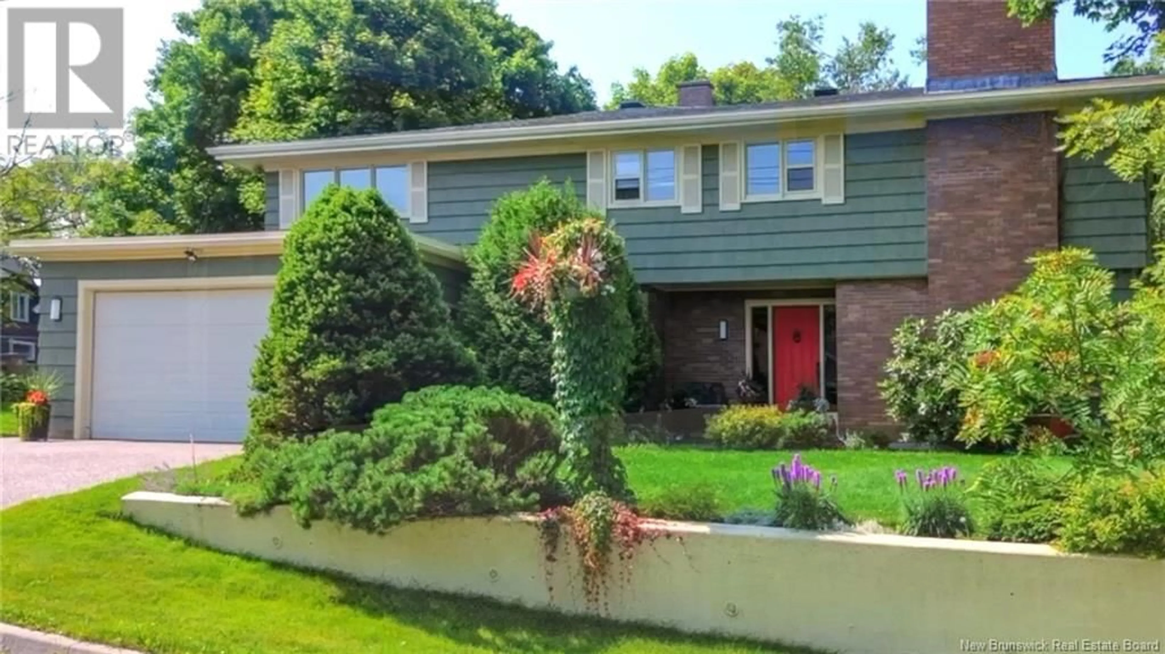 Home with vinyl exterior material, street for 360 YOUNG, Saint John New Brunswick E2M2T8
