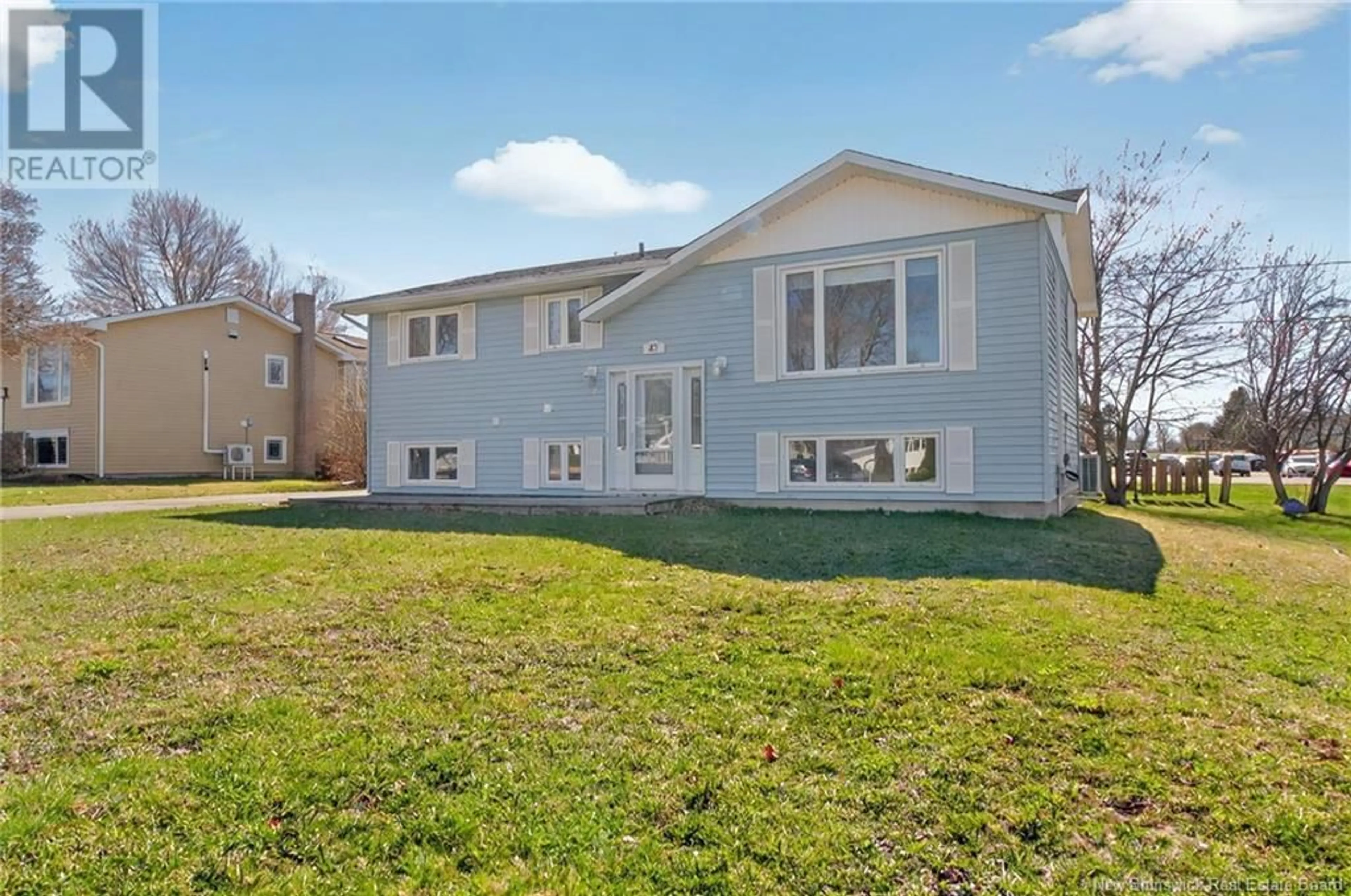 Home with vinyl exterior material, unknown for 37 ALPHONSE, Shediac New Brunswick E4P1C9