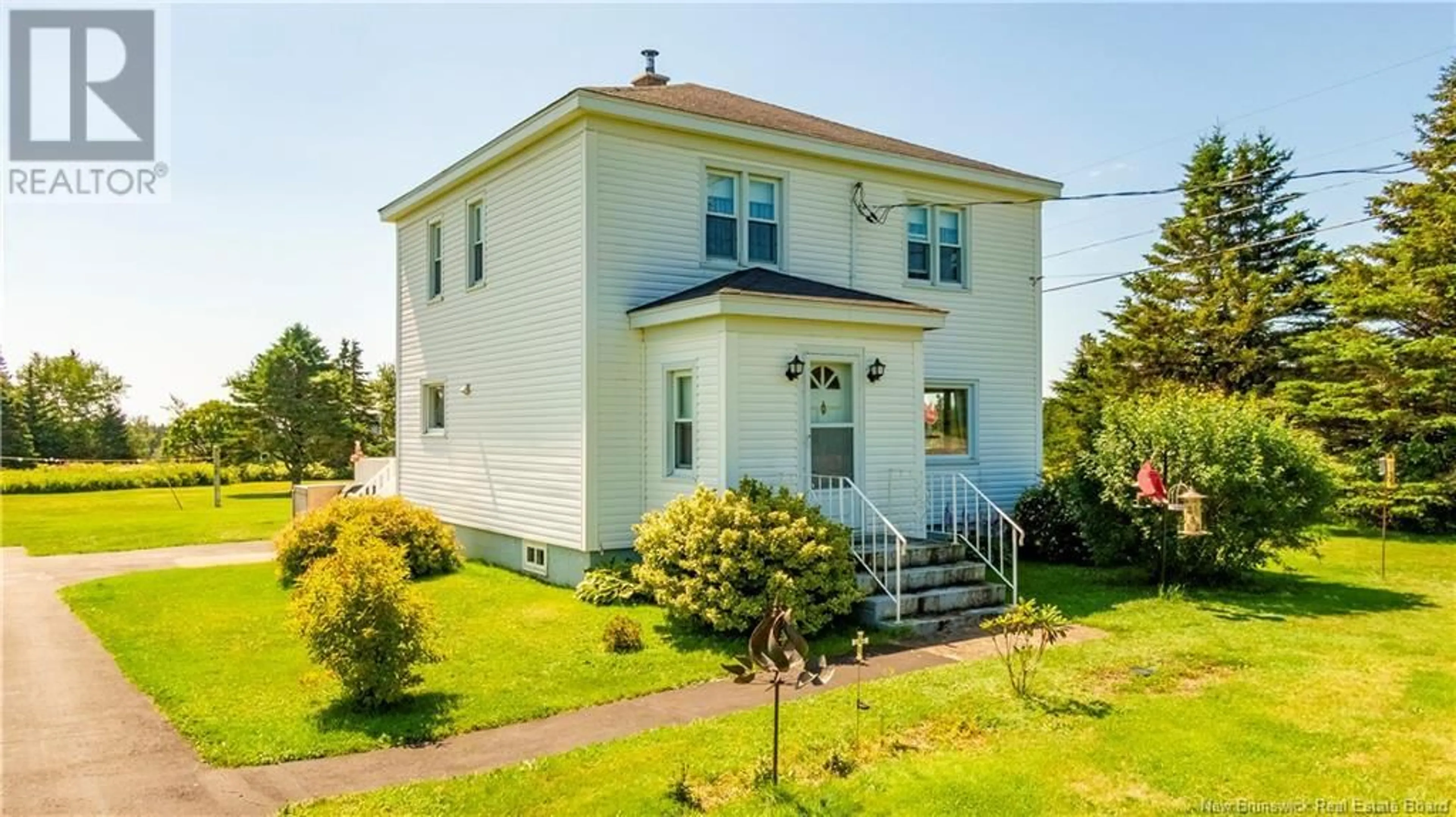 A pic from outside/outdoor area/front of a property/back of a property/a pic from drone, building for 424 MACES BAY ROAD, Maces Bay New Brunswick E5J1T4