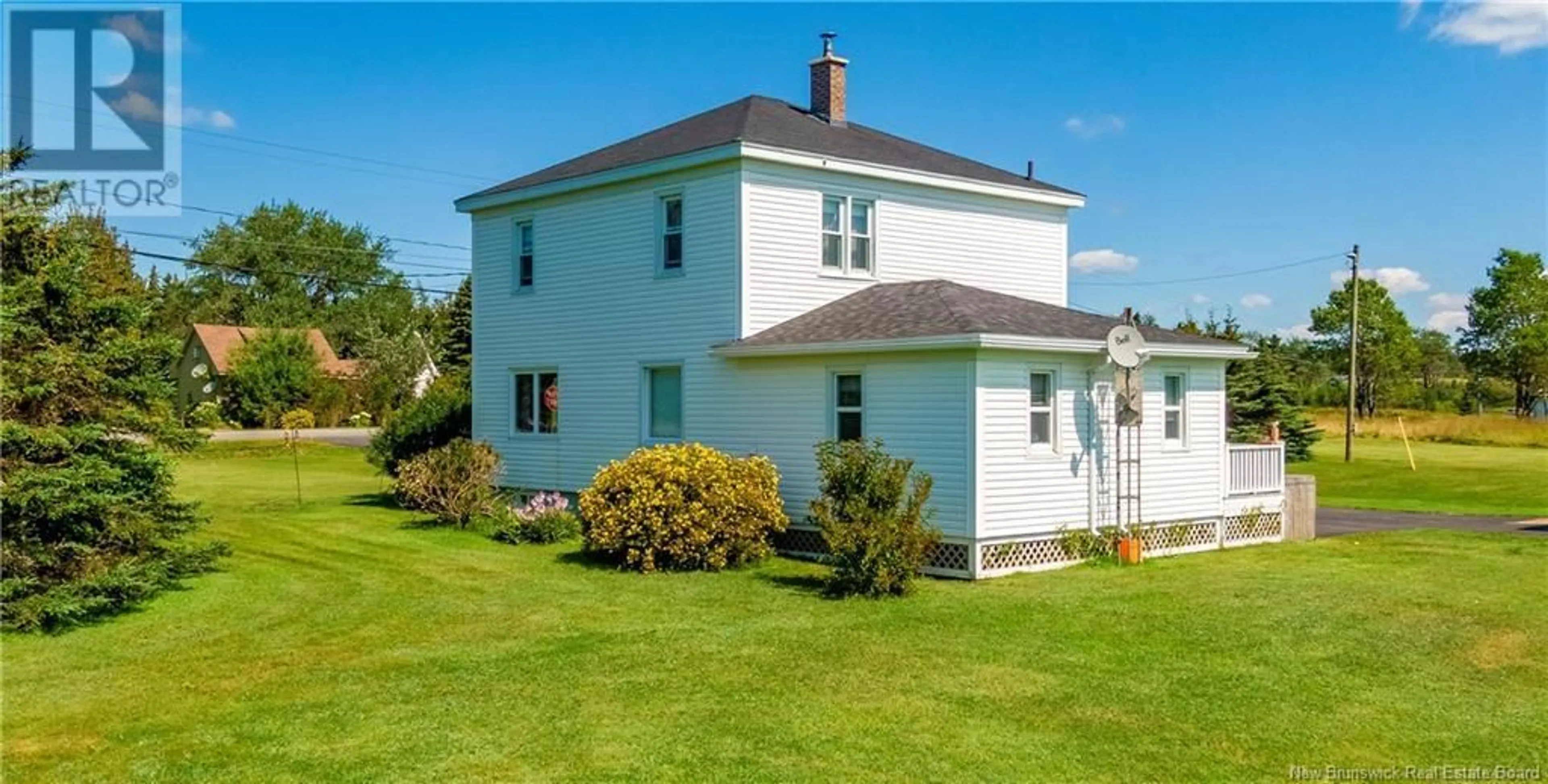 Home with vinyl exterior material, building for 424 MACES BAY ROAD, Maces Bay New Brunswick E5J1T4