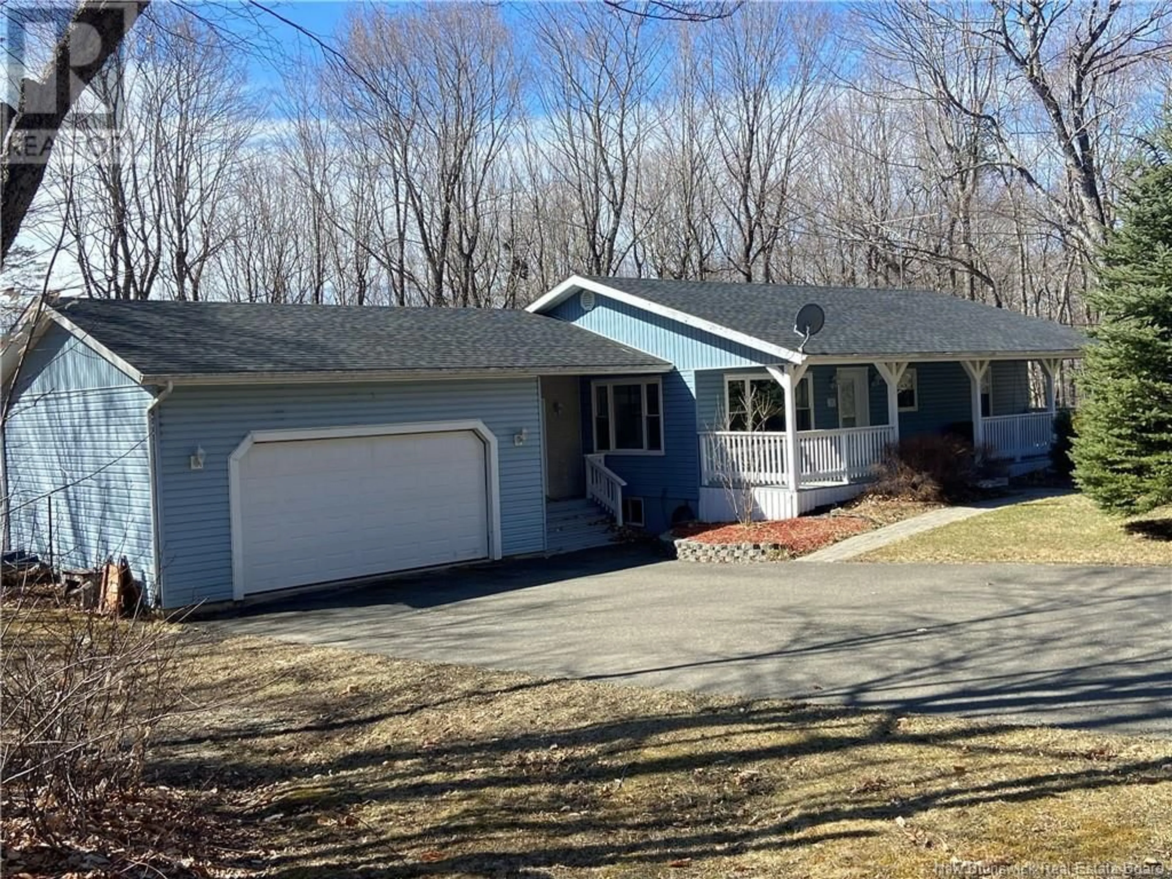 Home with vinyl exterior material, street for 24 MOUNTAIN VIEW CRESCENT, Oakland New Brunswick E7L2V8