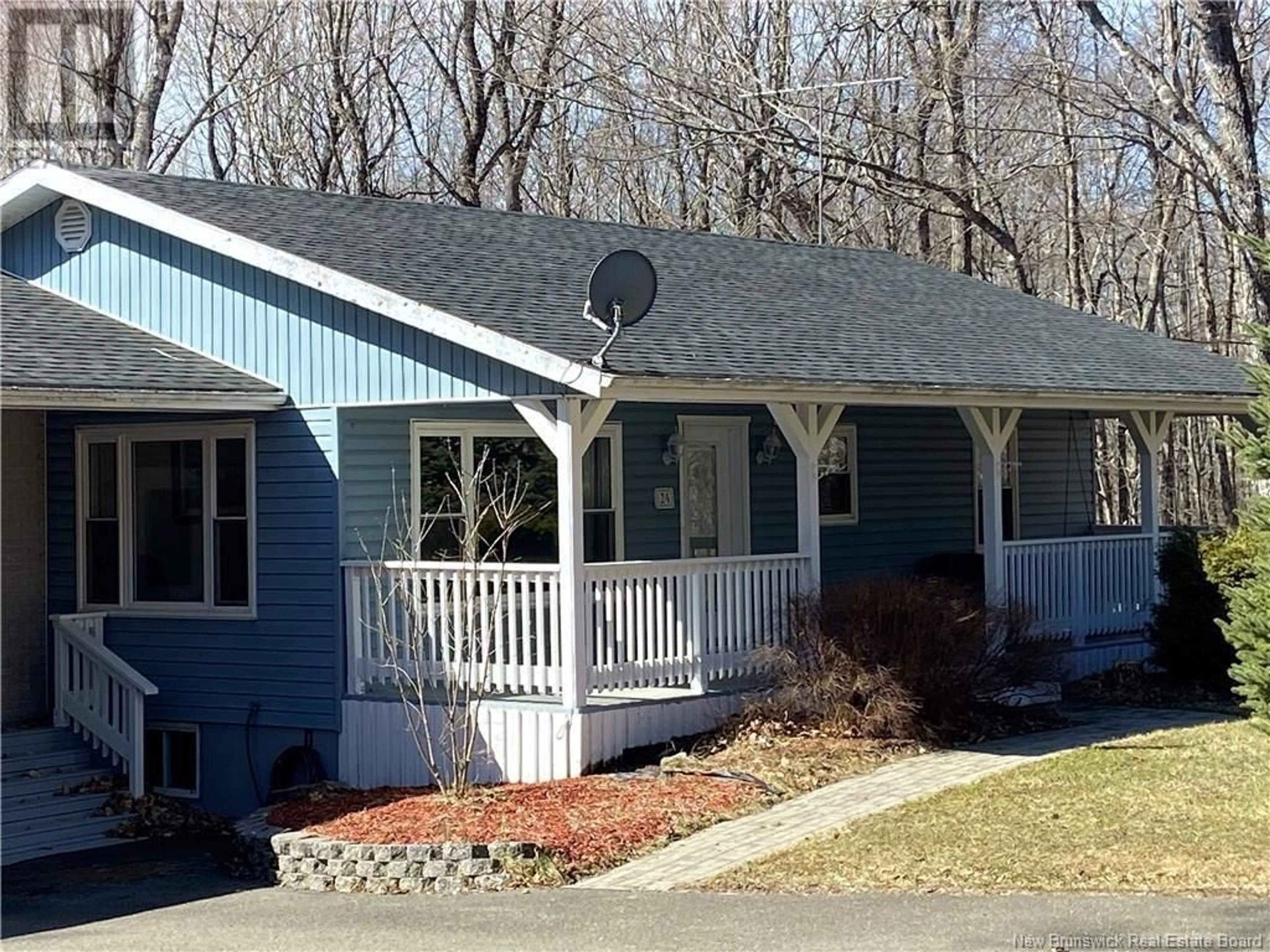 Home with vinyl exterior material, street for 24 MOUNTAIN VIEW CRESCENT, Oakland New Brunswick E7L2V8