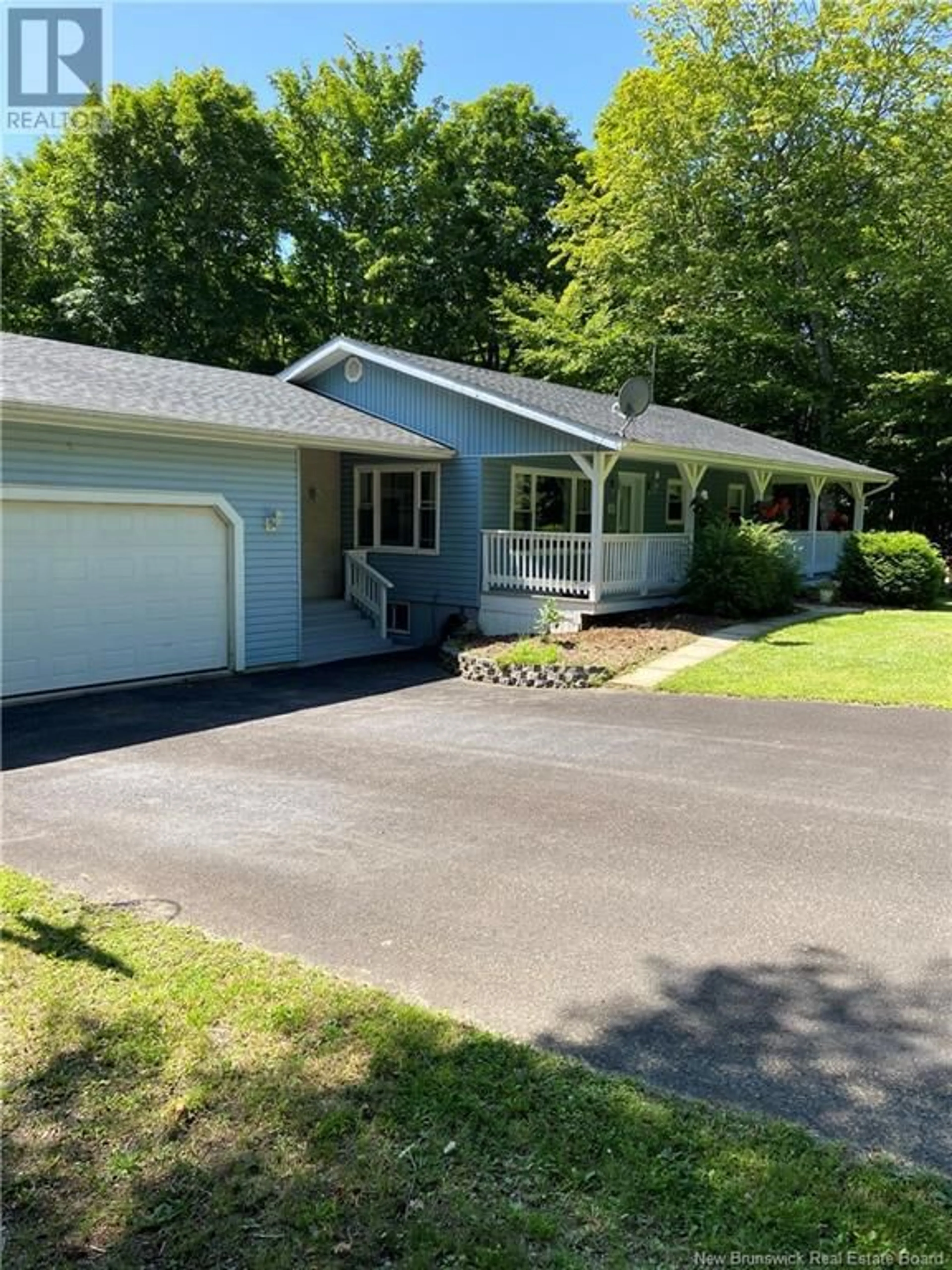 Home with vinyl exterior material, street for 24 MOUNTAIN VIEW CRESCENT, Oakland New Brunswick E7L2V8