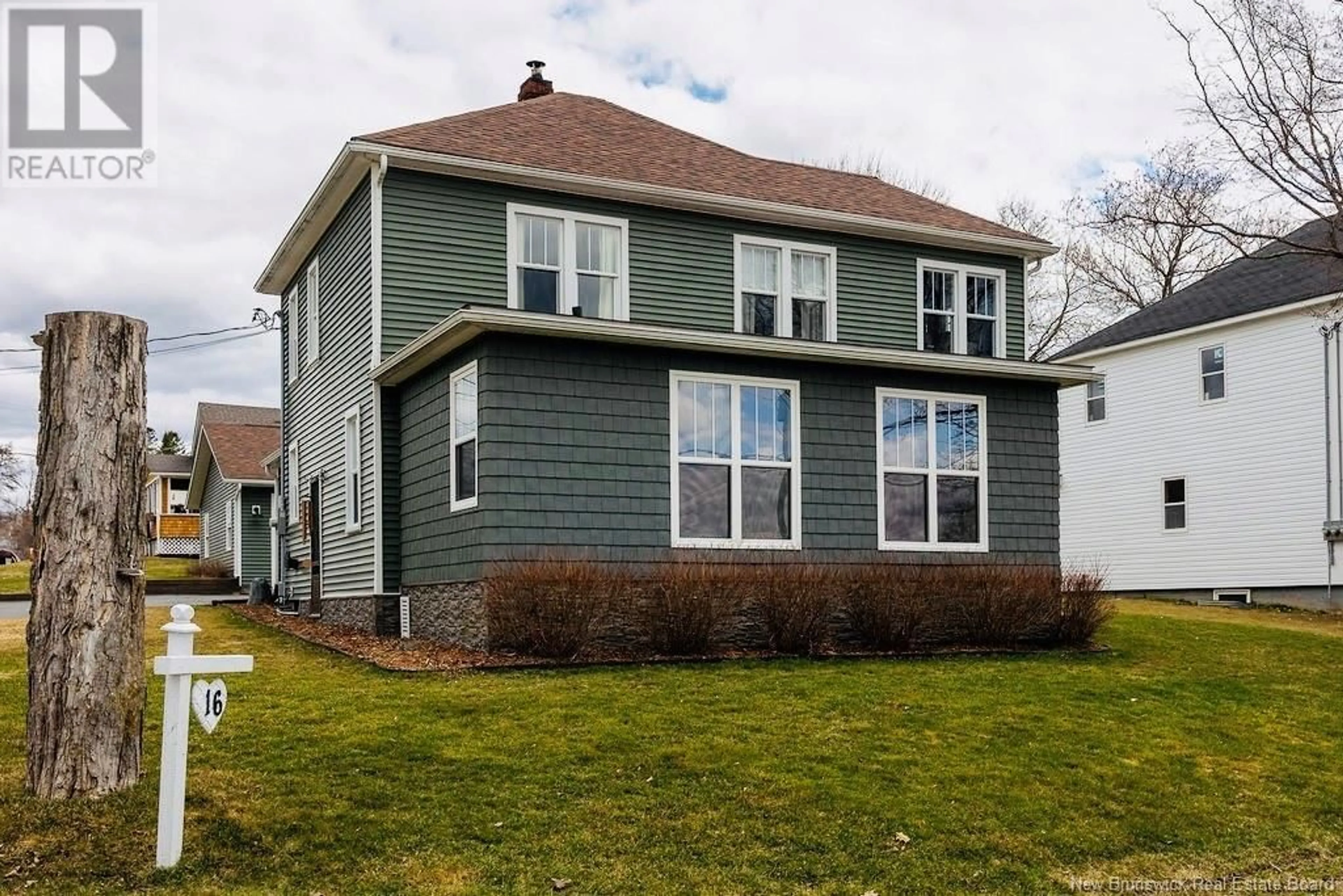 Home with vinyl exterior material, street for 16 ELM STREET, Hartland New Brunswick E7P2R5