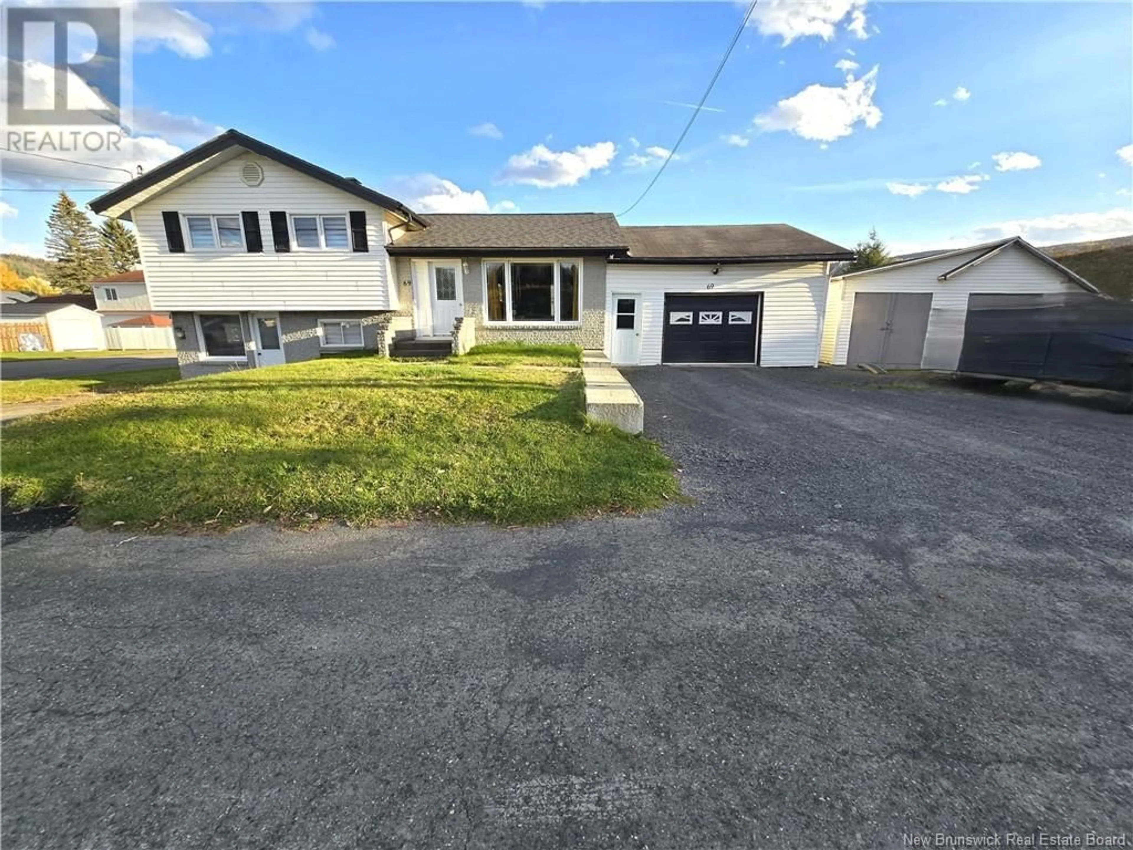 A pic from outside/outdoor area/front of a property/back of a property/a pic from drone, street for 69 LAURIER-LEVESQUE AVENUE, Saint-Jacques New Brunswick E7B1L3