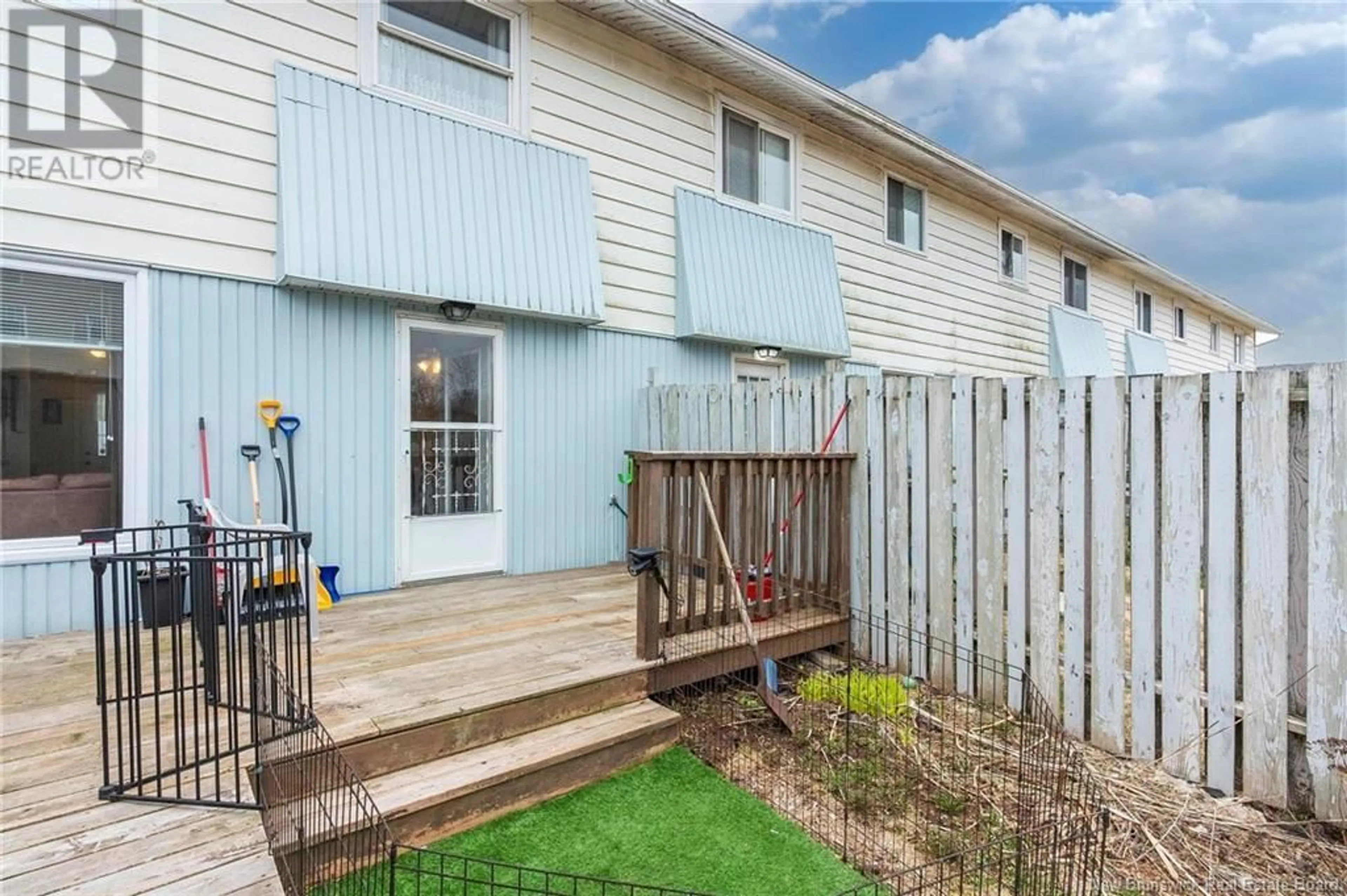 Patio, street for 35 WOODSIDE PARK, Saint John New Brunswick E2J3T8