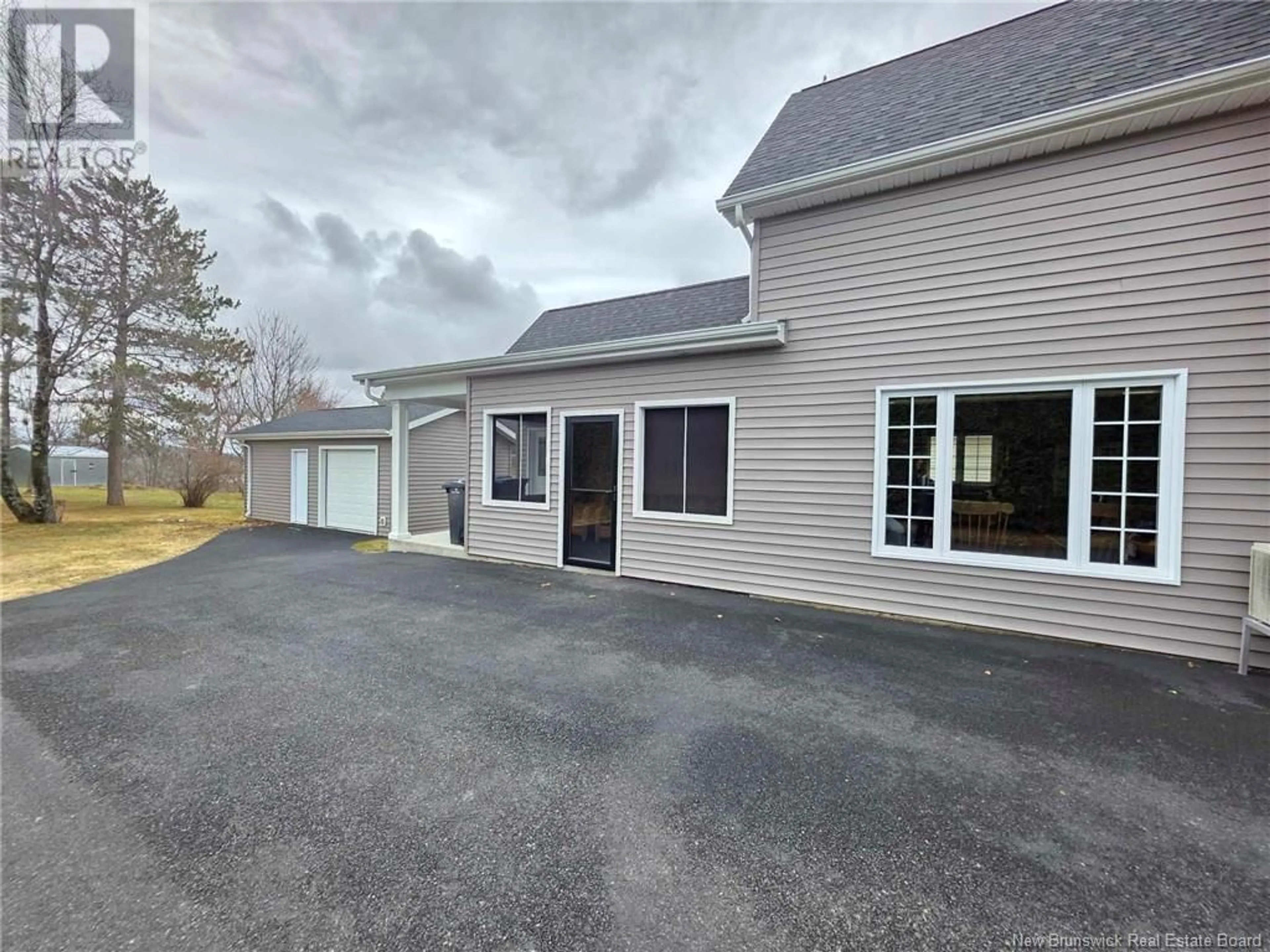 Indoor garage for 245 BASIN STREET, Grand-Sault/Grand Falls New Brunswick E3Z2J2