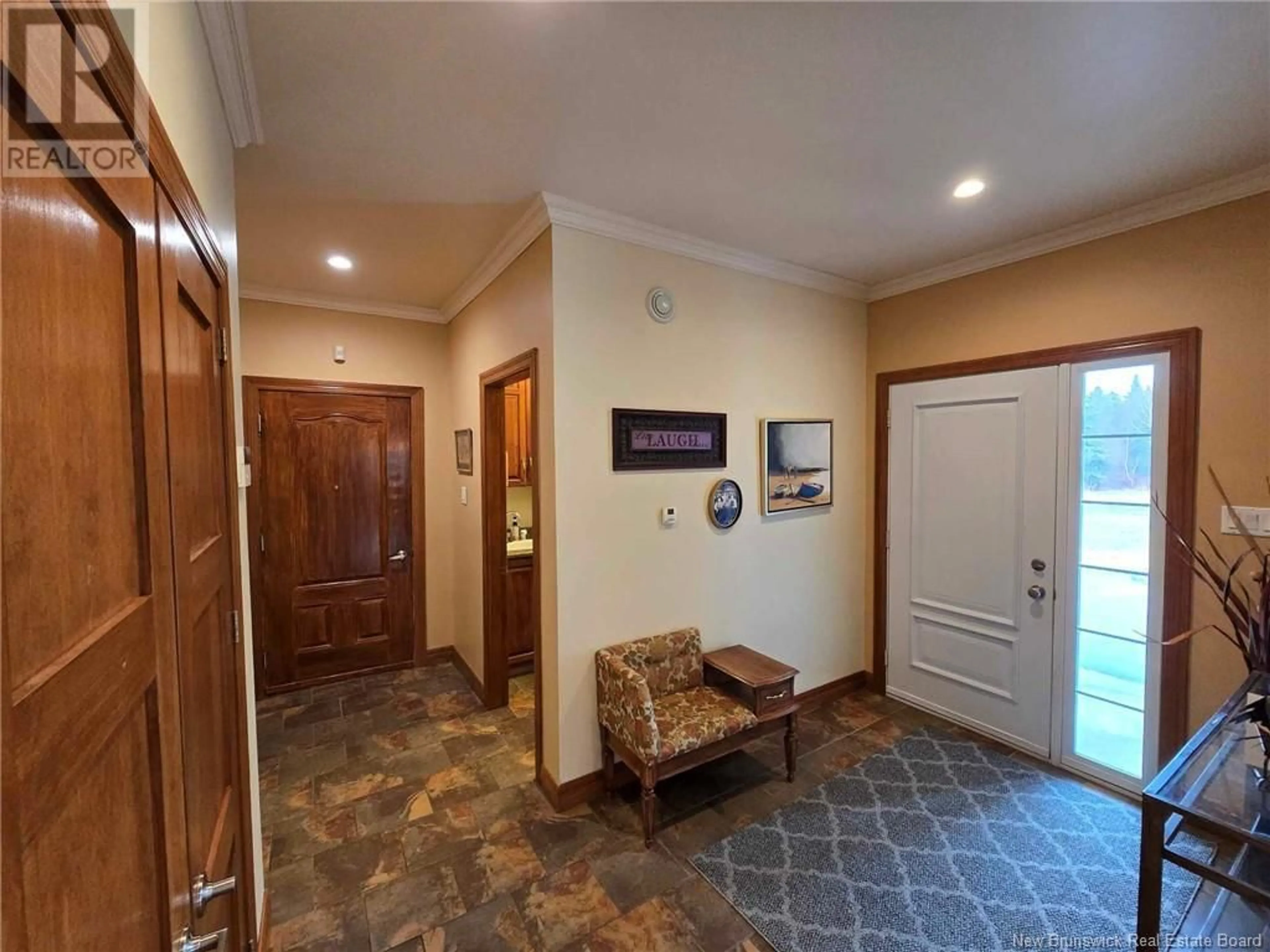Indoor entryway for 1142 RUE BRYAR, Beresford New Brunswick E8K1B5