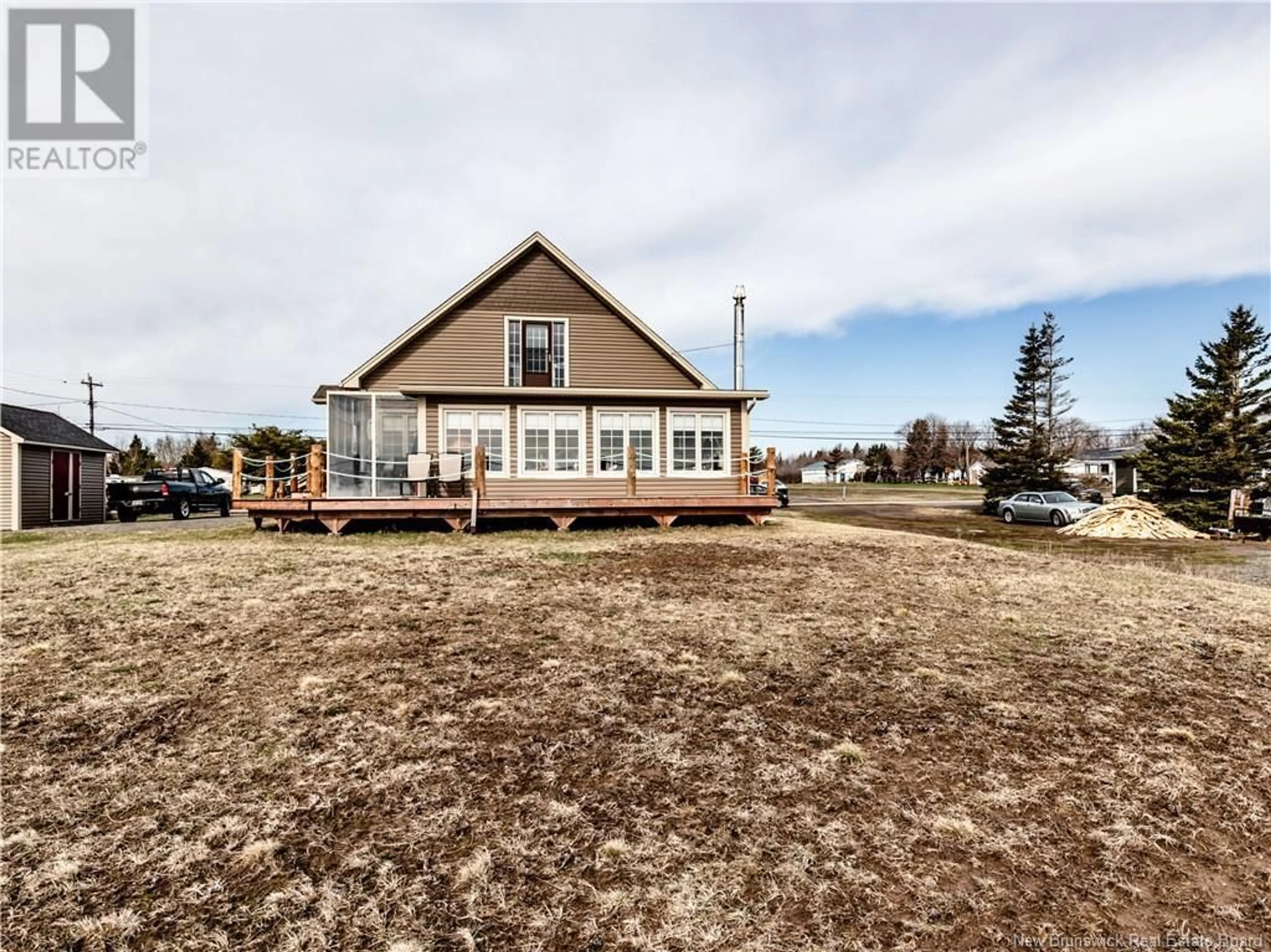 A pic from outside/outdoor area/front of a property/back of a property/a pic from drone, water/lake/river/ocean view for 1538 ROUTE 475, Bouctouche Bay New Brunswick E4S4R2