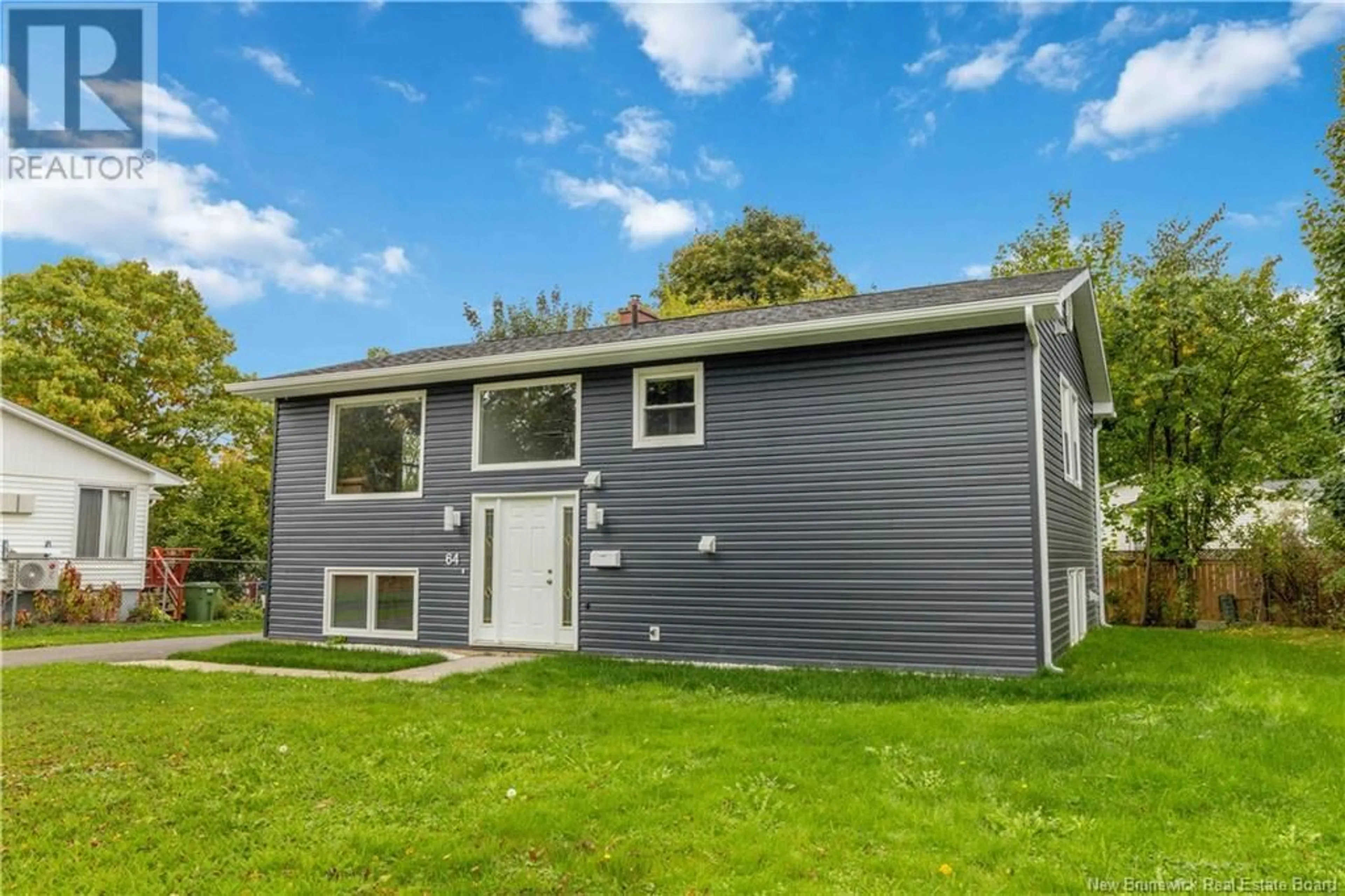 Home with vinyl exterior material, unknown for 64 PARKLYN COURT, Fredericton New Brunswick E3B2T5