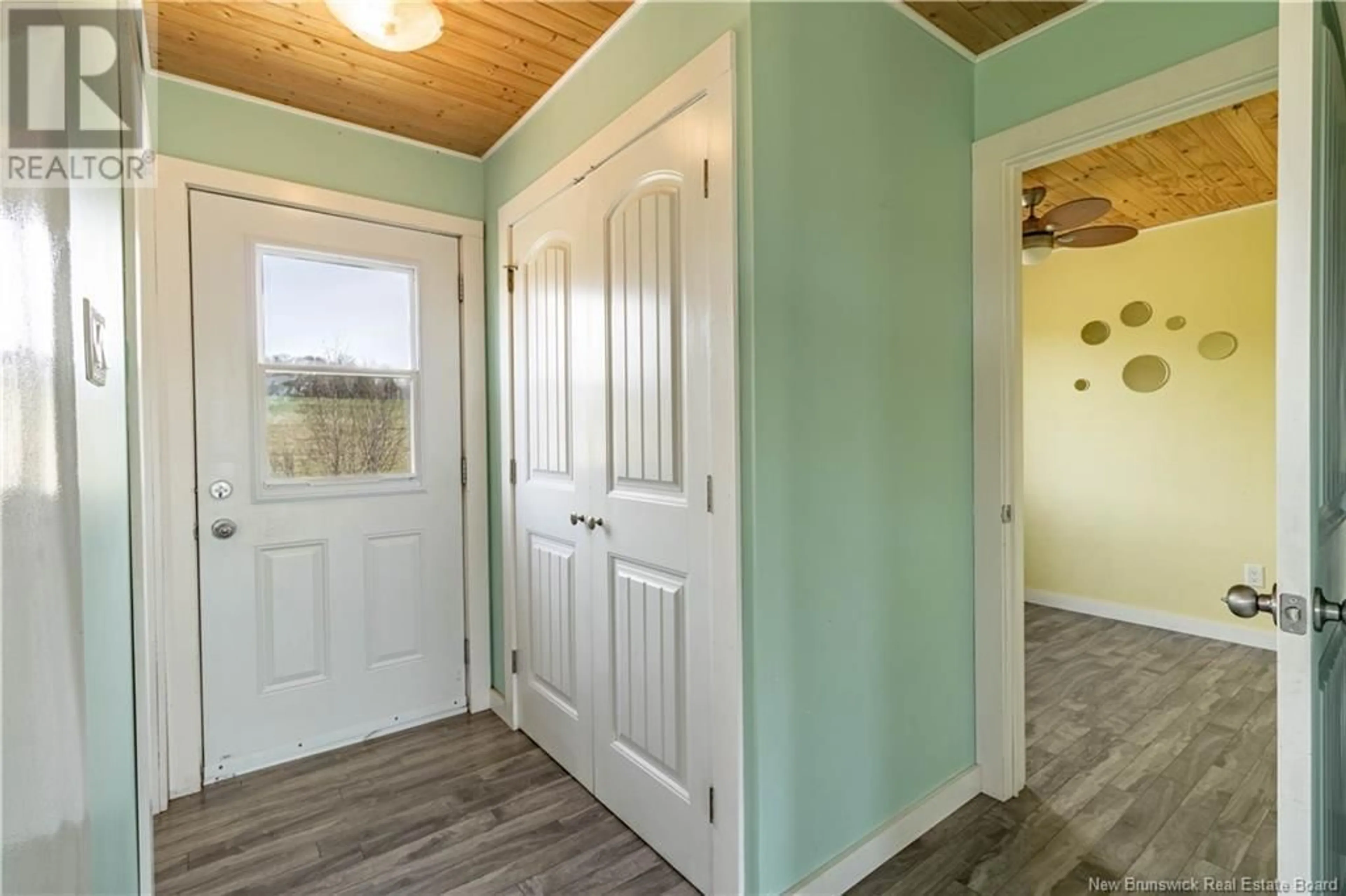 Indoor entryway for 100 WASHADEMOAK LANE, Cambridge-Narrows New Brunswick E4C4G9