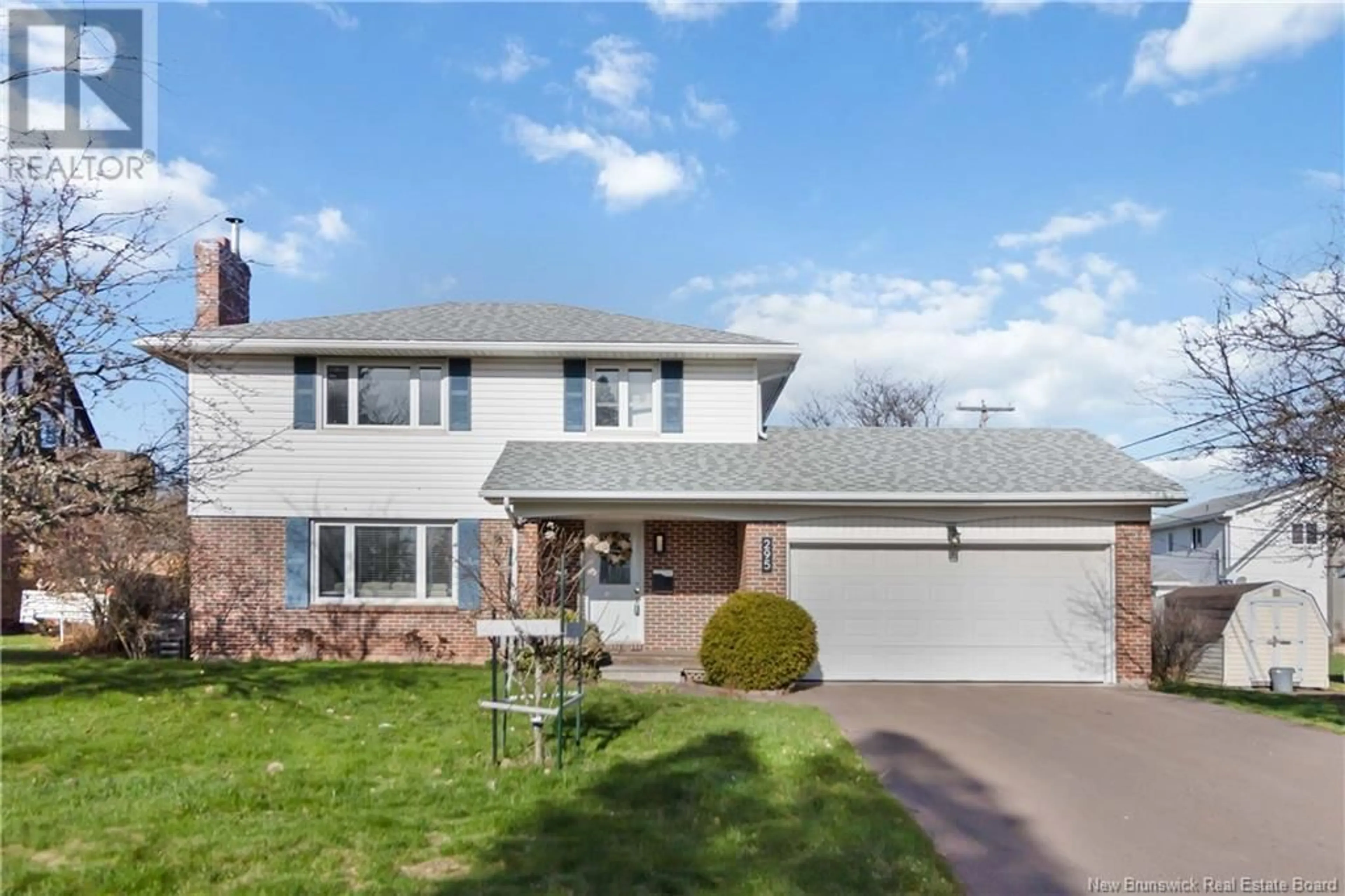 Home with vinyl exterior material, street for 295 ORLEANS, Dieppe New Brunswick E1A1W8
