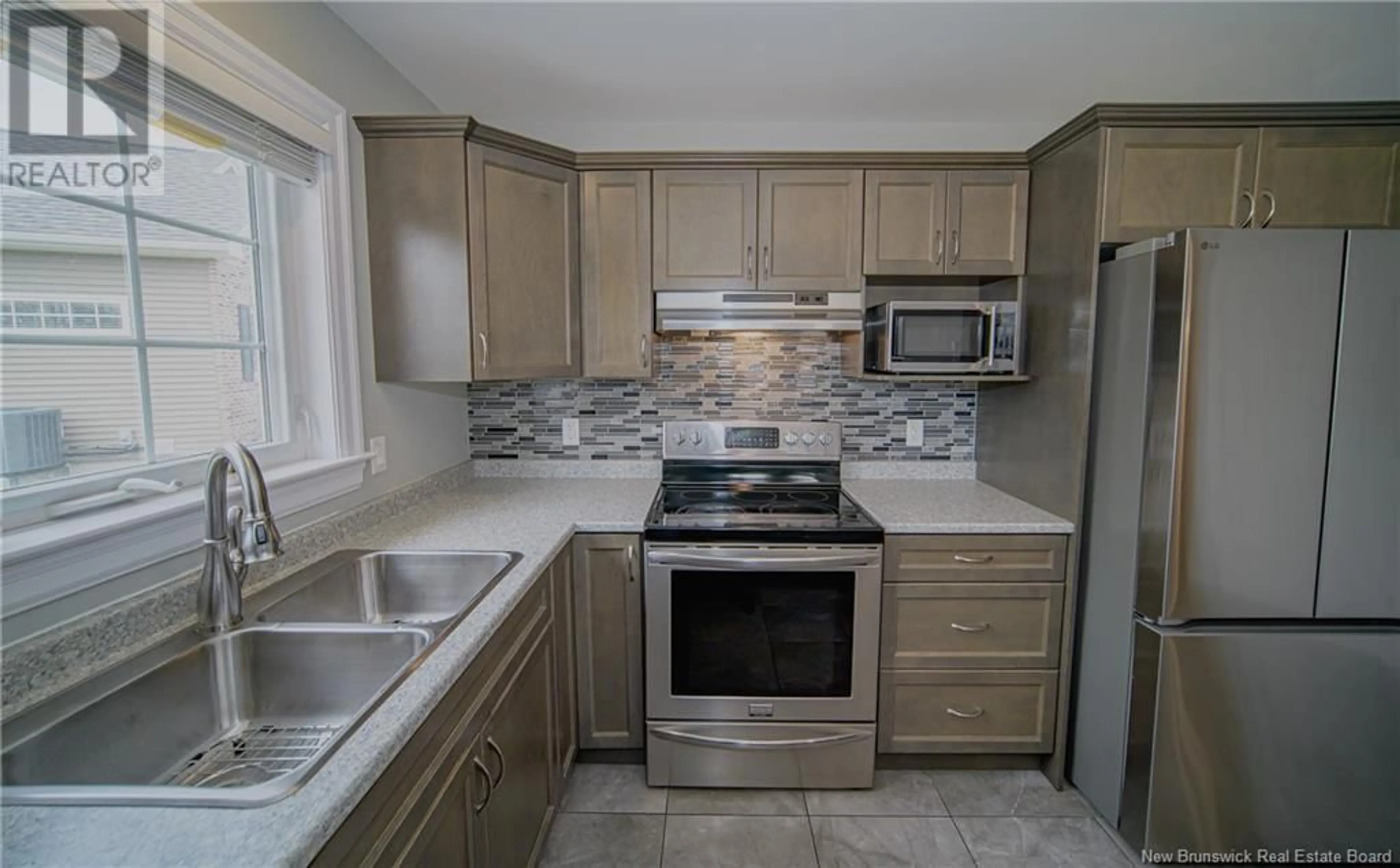 Standard kitchen, ceramic/tile floor for 27 AUGUSTA CLOSE, Fredericton New Brunswick E3B0M7