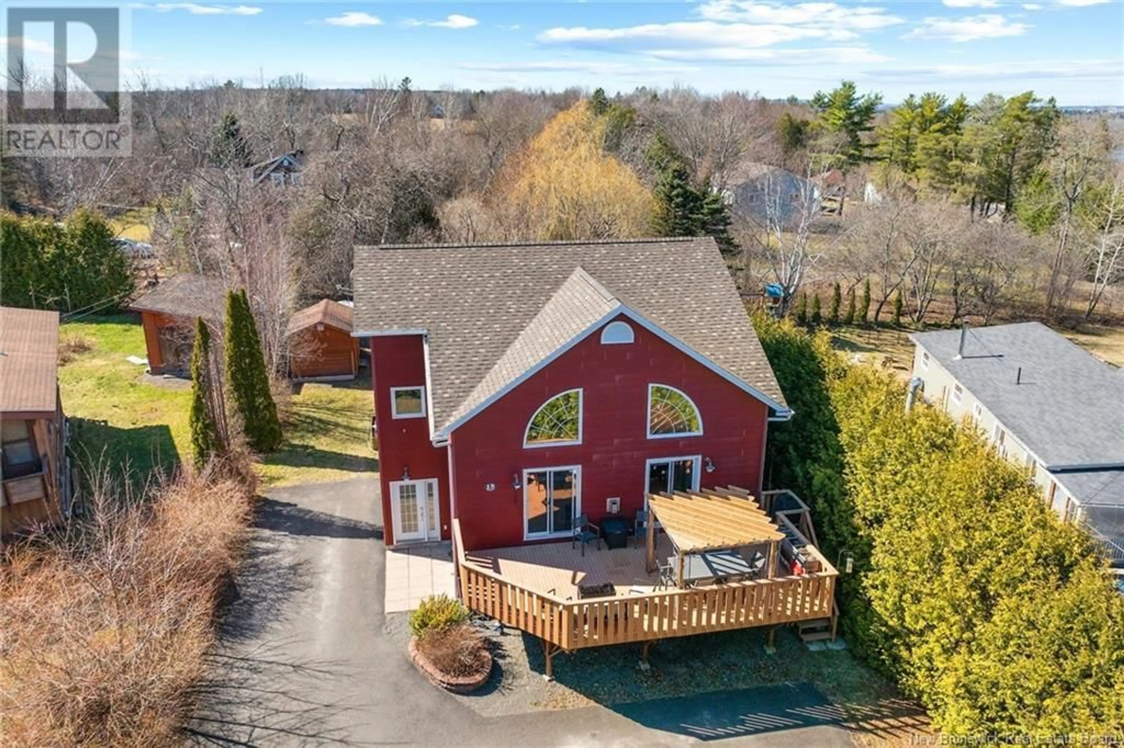 A pic from outside/outdoor area/front of a property/back of a property/a pic from drone, water/lake/river/ocean view for 15 ADAMS STREET, Fredericton New Brunswick E3B0A9