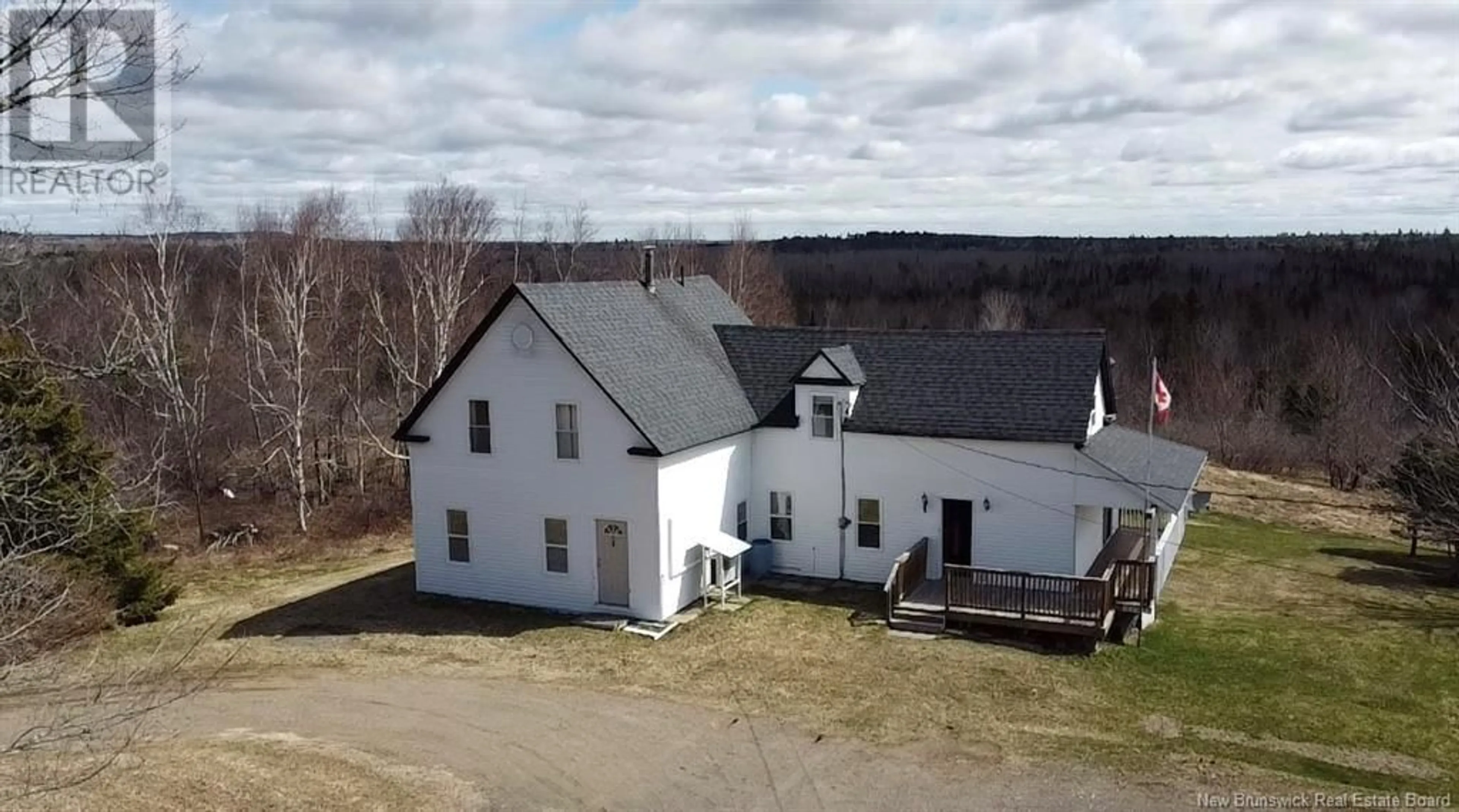 A pic from outside/outdoor area/front of a property/back of a property/a pic from drone, building for 2141 635 ROUTE ROUTE, Magaguadavic New Brunswick E6K1E3