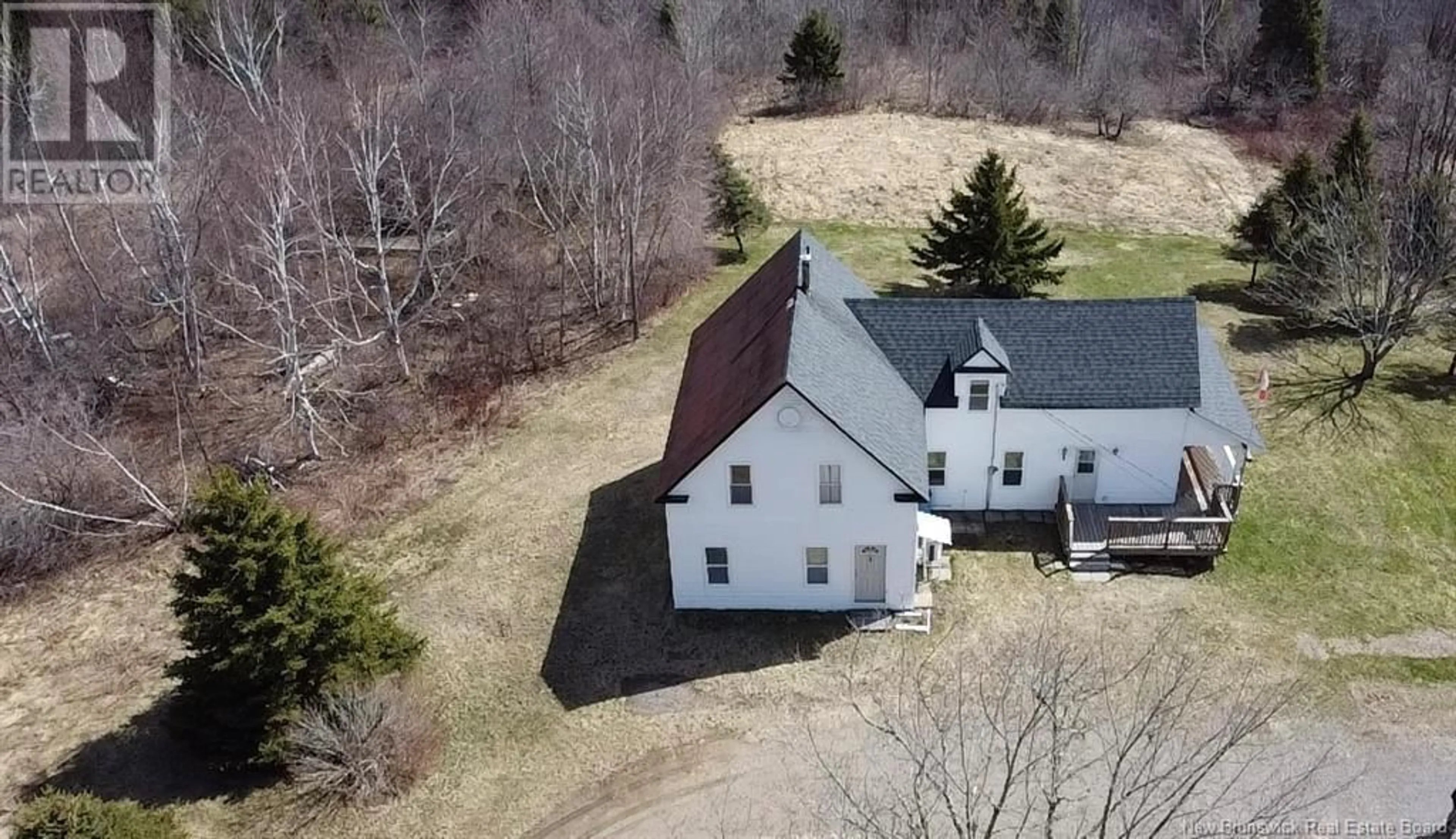 A pic from outside/outdoor area/front of a property/back of a property/a pic from drone, building for 2141 635 ROUTE ROUTE, Magaguadavic New Brunswick E6K1E3