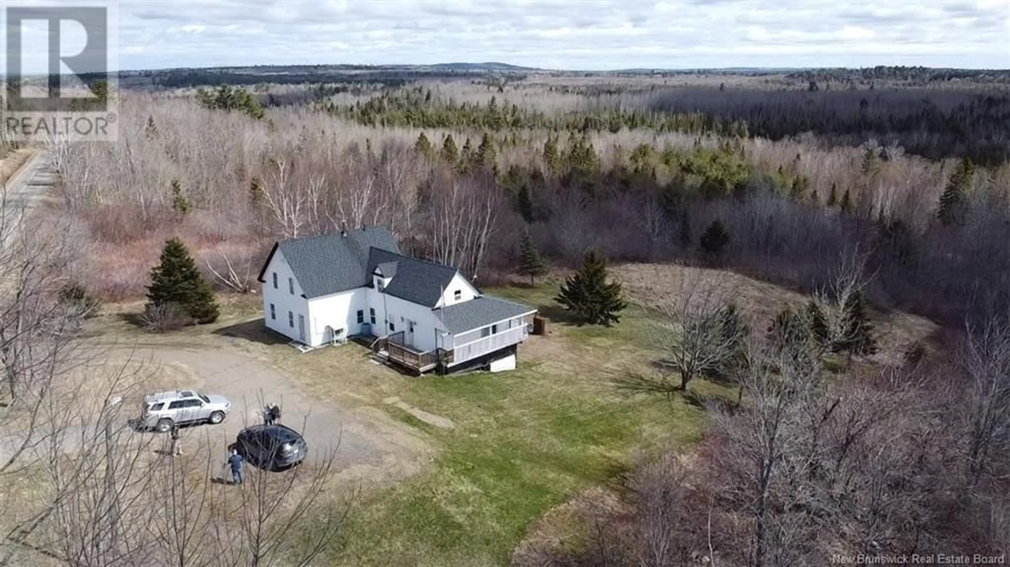 A pic from outside/outdoor area/front of a property/back of a property/a pic from drone, water/lake/river/ocean view for 2141 635 ROUTE ROUTE, Magaguadavic New Brunswick E6K1E3
