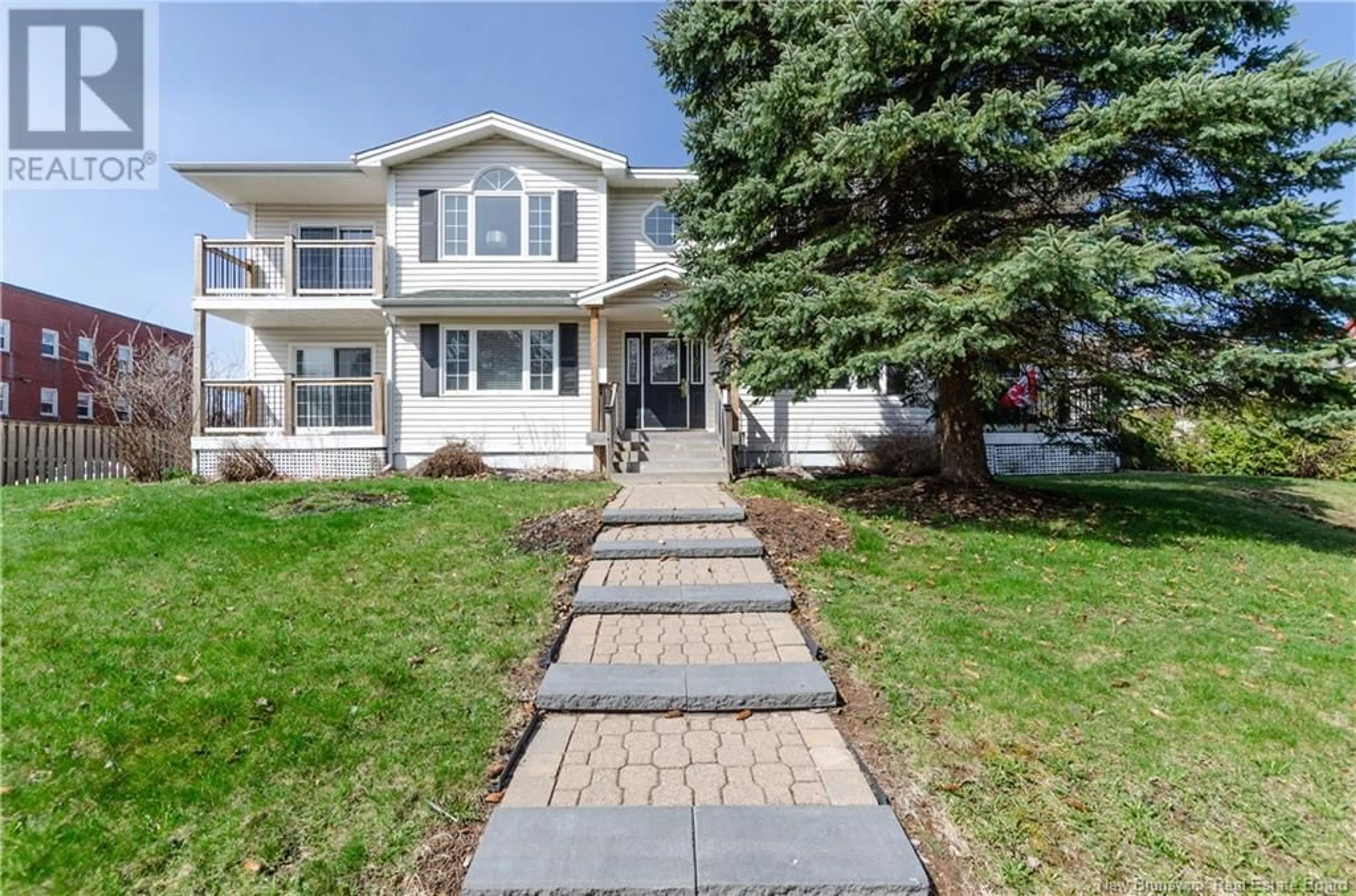 Home with vinyl exterior material, street for 101 - 20 WINTER AVENUE, Moncton New Brunswick E1C9V6
