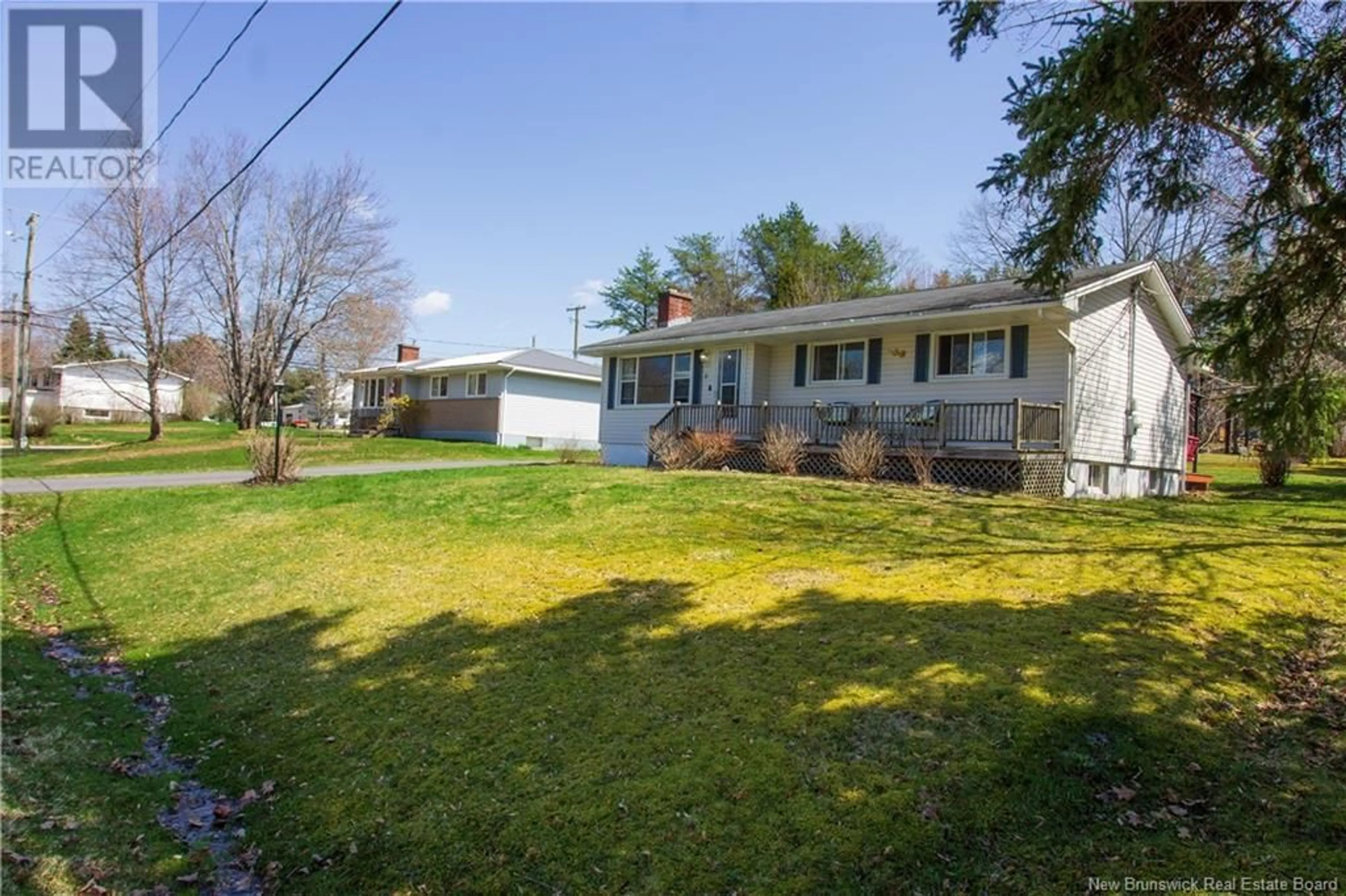 A pic from outside/outdoor area/front of a property/back of a property/a pic from drone, street for 5 DUNVEGAN COURT, Hampton New Brunswick E5N3A7