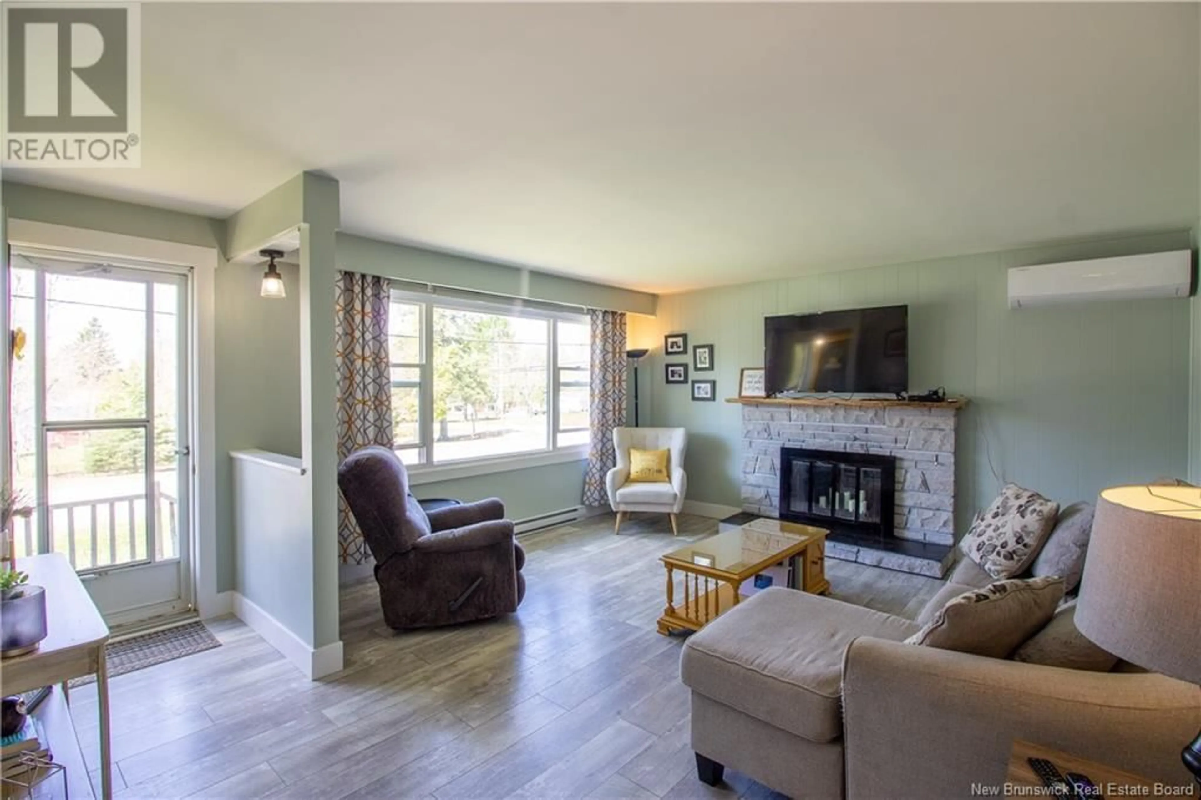 Living room with furniture, unknown for 5 DUNVEGAN COURT, Hampton New Brunswick E5N3A7