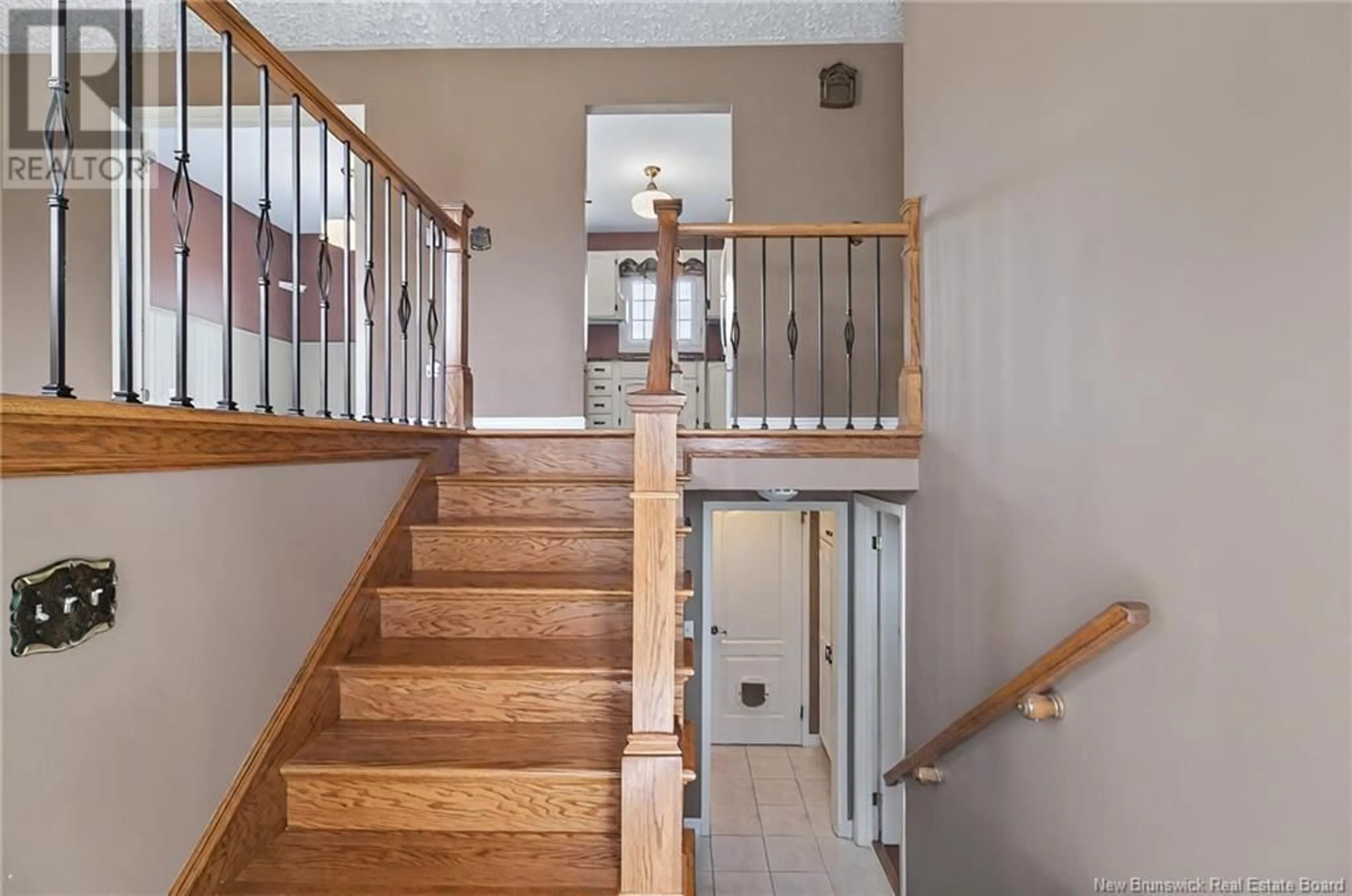 Indoor foyer for 136 MECCA DRIVE, Moncton New Brunswick E1G1B9