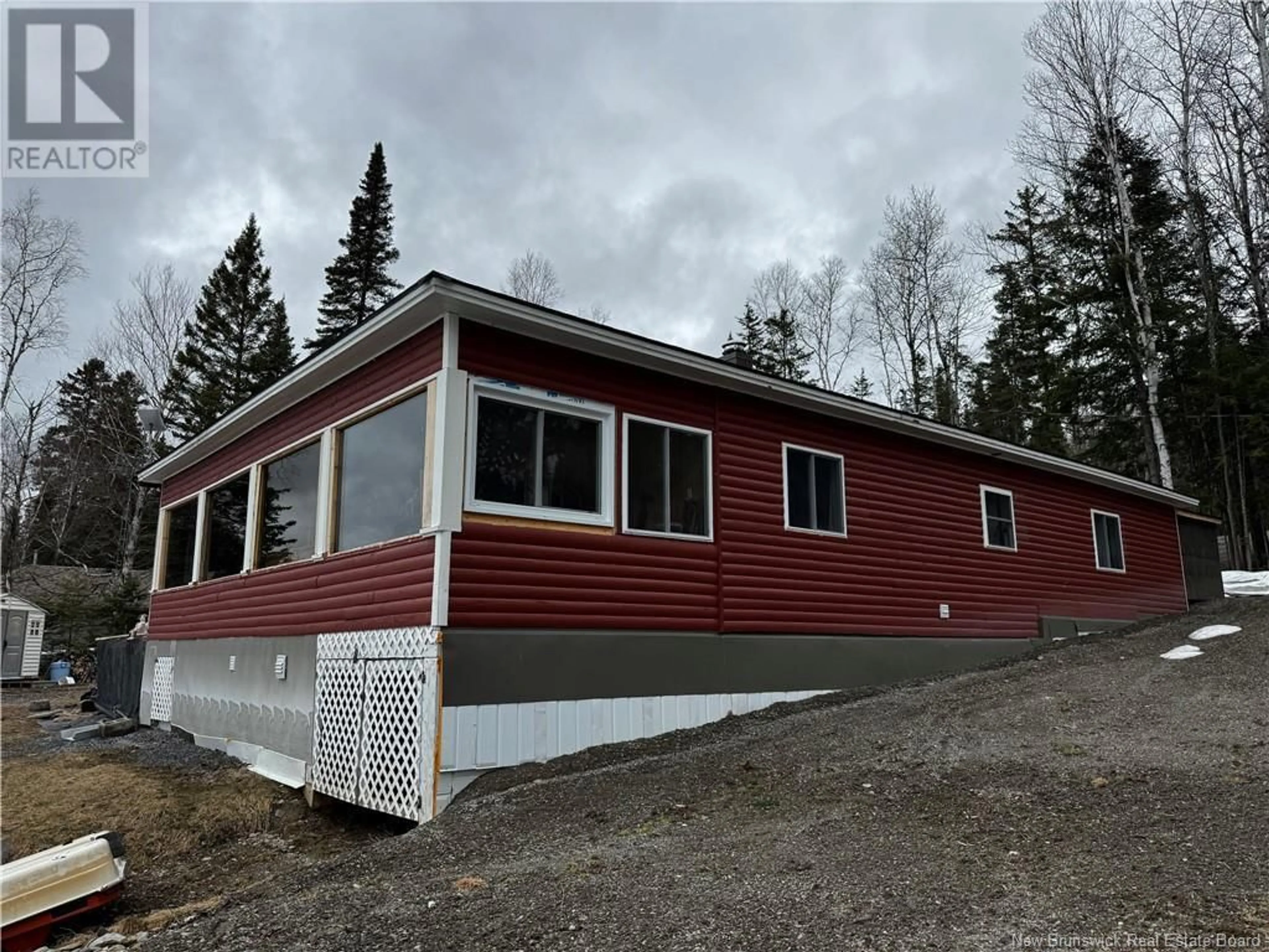 Home with vinyl exterior material, building for 988 ROUTE 215, Saint-François-de-Madawaska New Brunswick E7A1G9