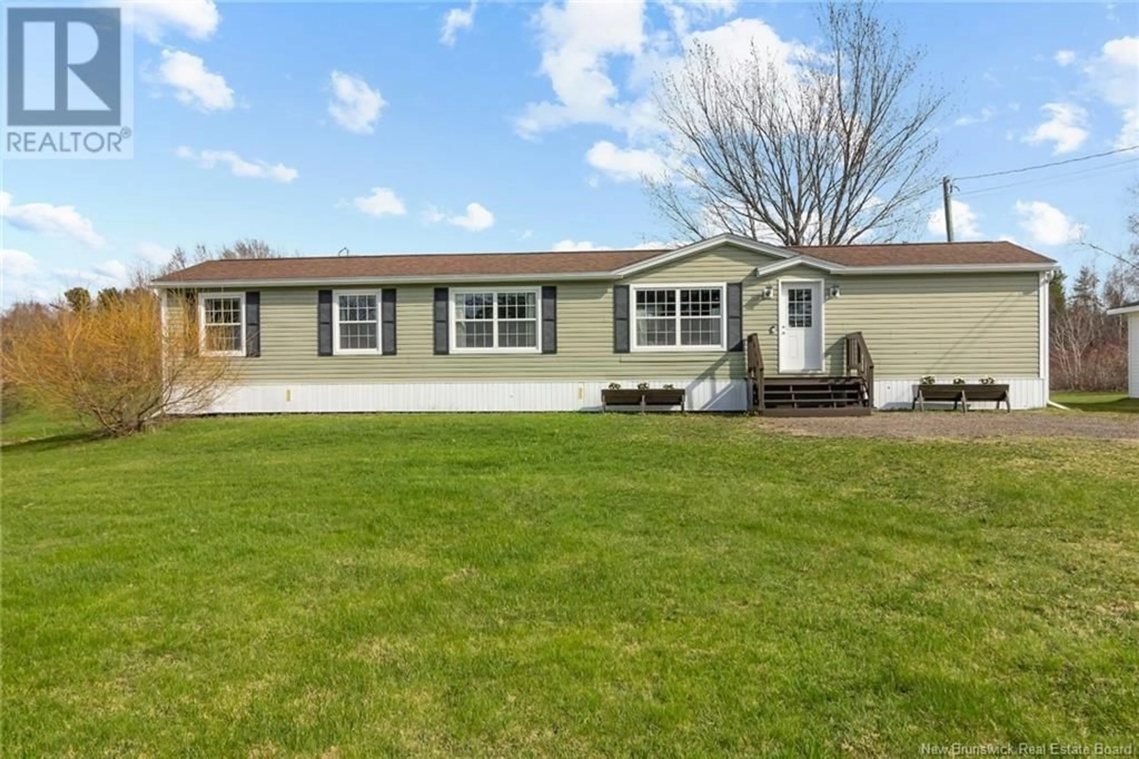 Home with vinyl exterior material, unknown for 364 ROUTE 102, Burton New Brunswick E2V3C6