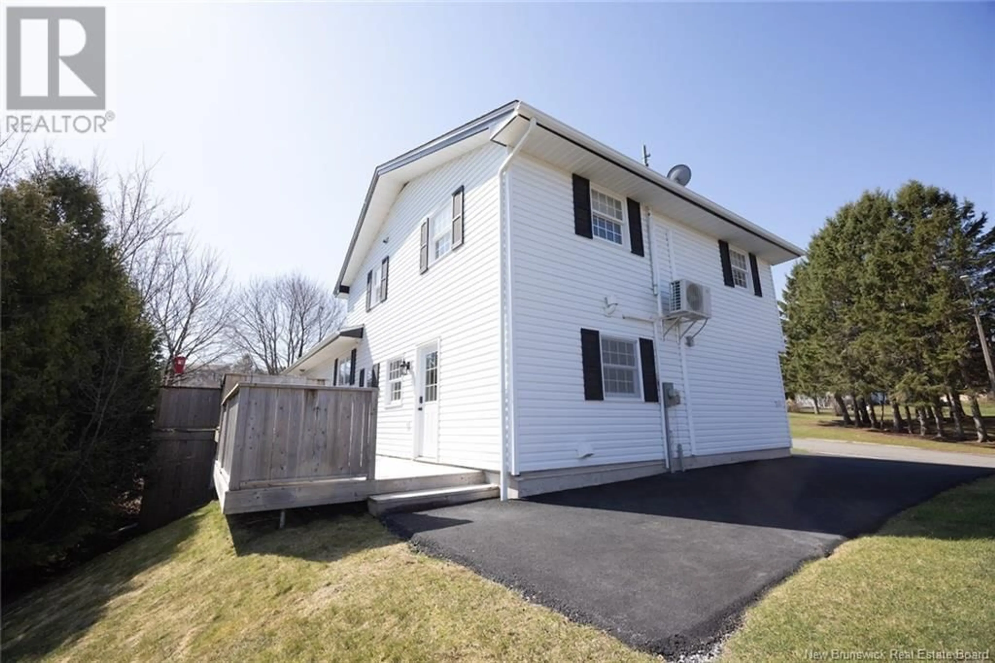 Home with vinyl exterior material, street for 2 WOOD STREET, Oromocto New Brunswick E2V2H7