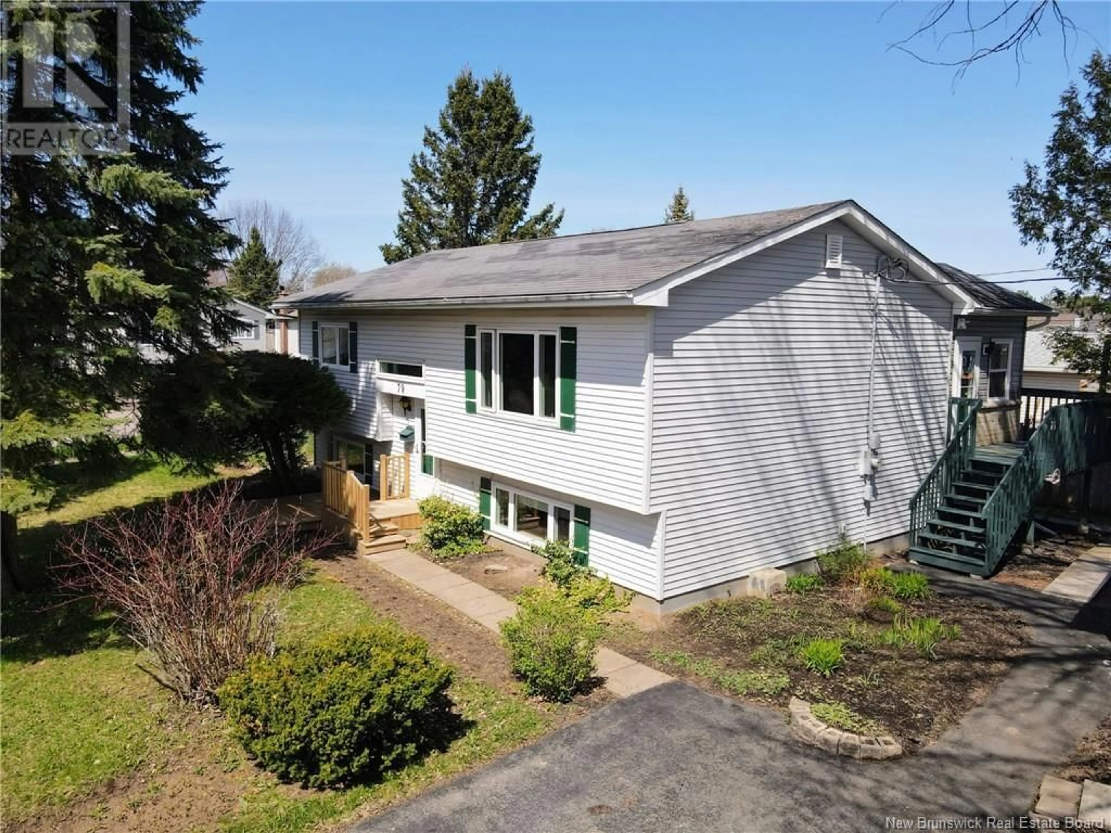 A pic from outside/outdoor area/front of a property/back of a property/a pic from drone, street for 79 AUTUMN TERRACE, Moncton New Brunswick E1C8Y3