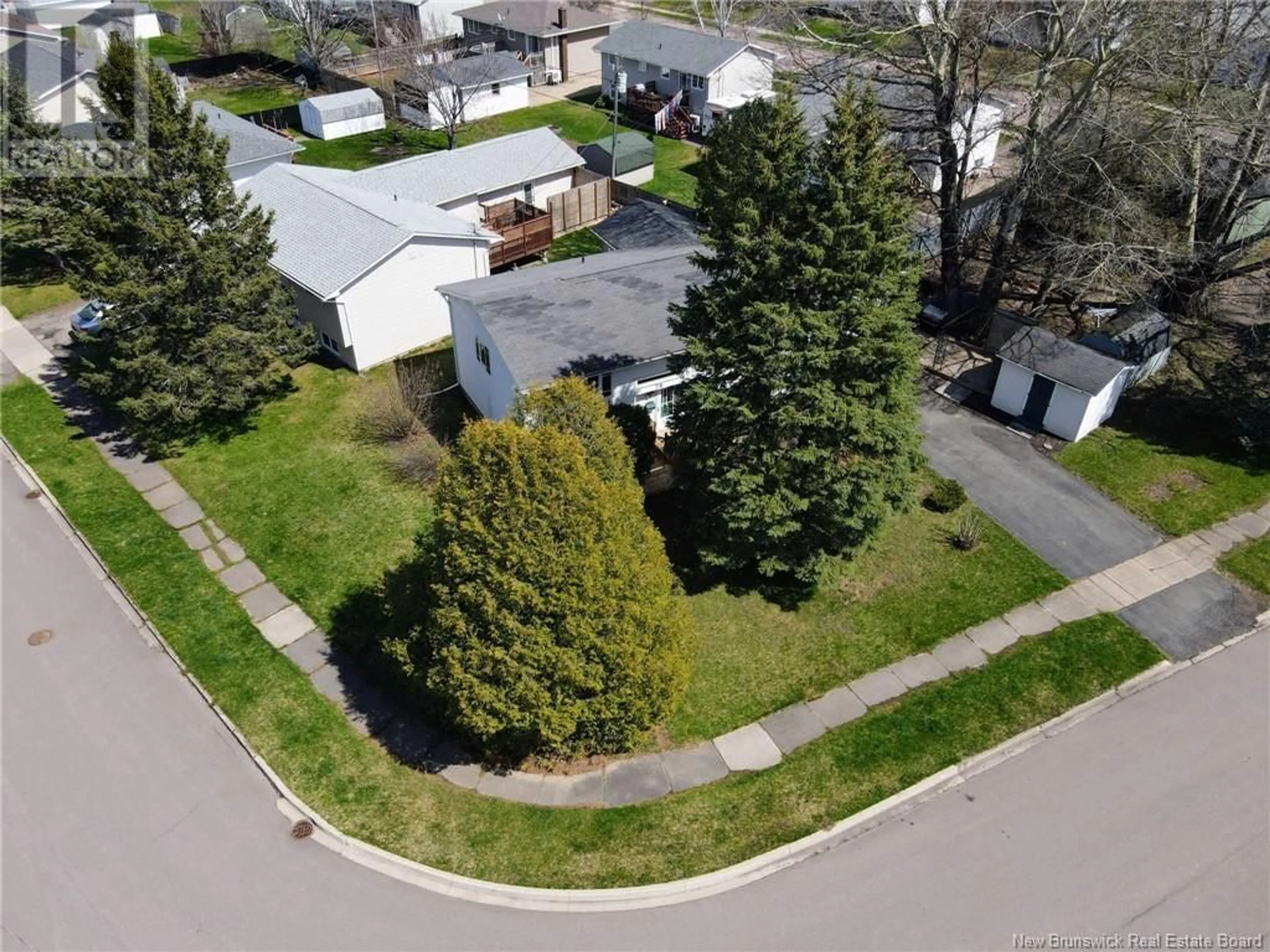 A pic from outside/outdoor area/front of a property/back of a property/a pic from drone, street for 79 AUTUMN TERRACE, Moncton New Brunswick E1C8Y3