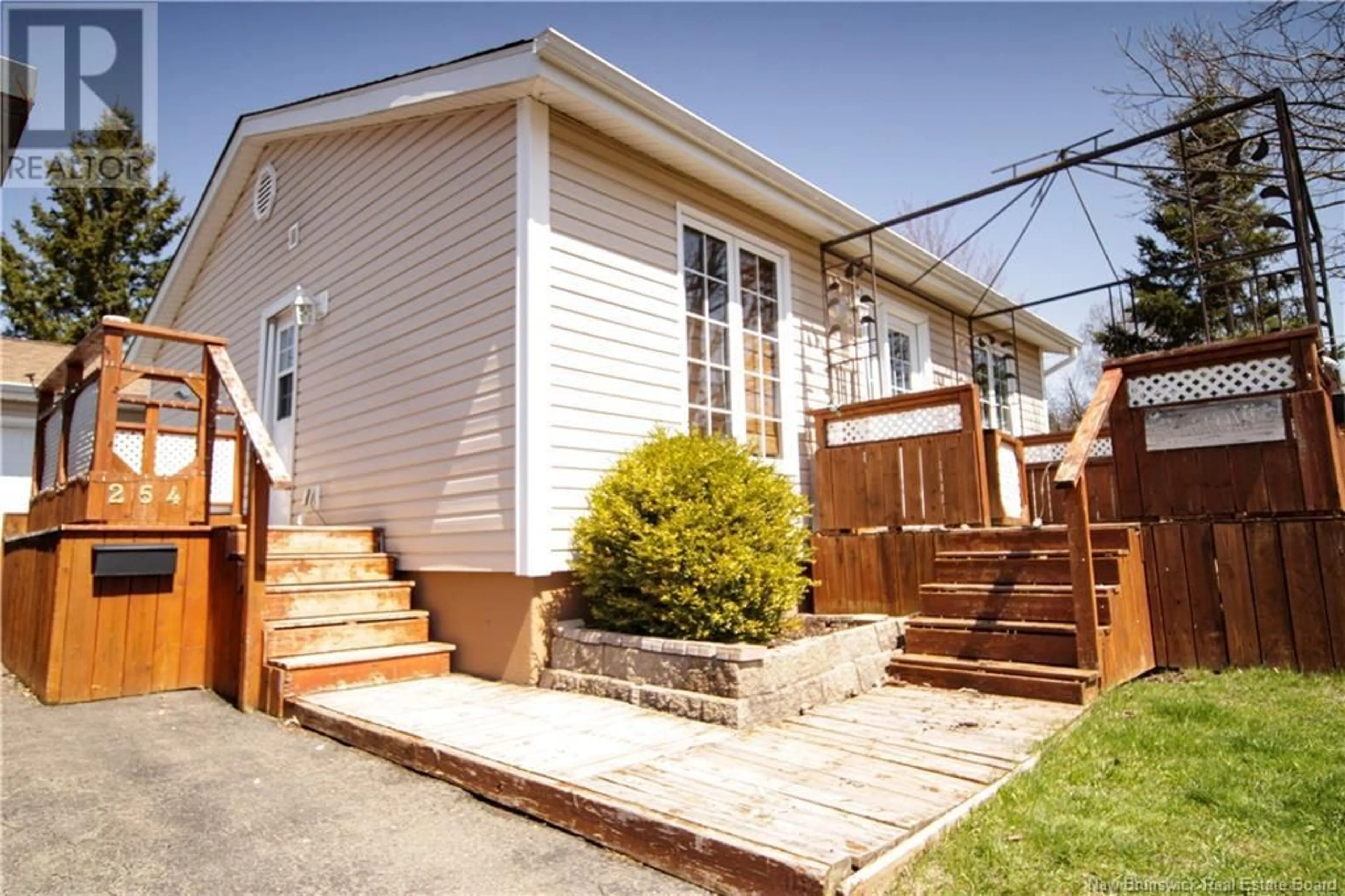 Home with vinyl exterior material, street for 254 WESTBROOK CIRCLE, Moncton New Brunswick E1E2M1