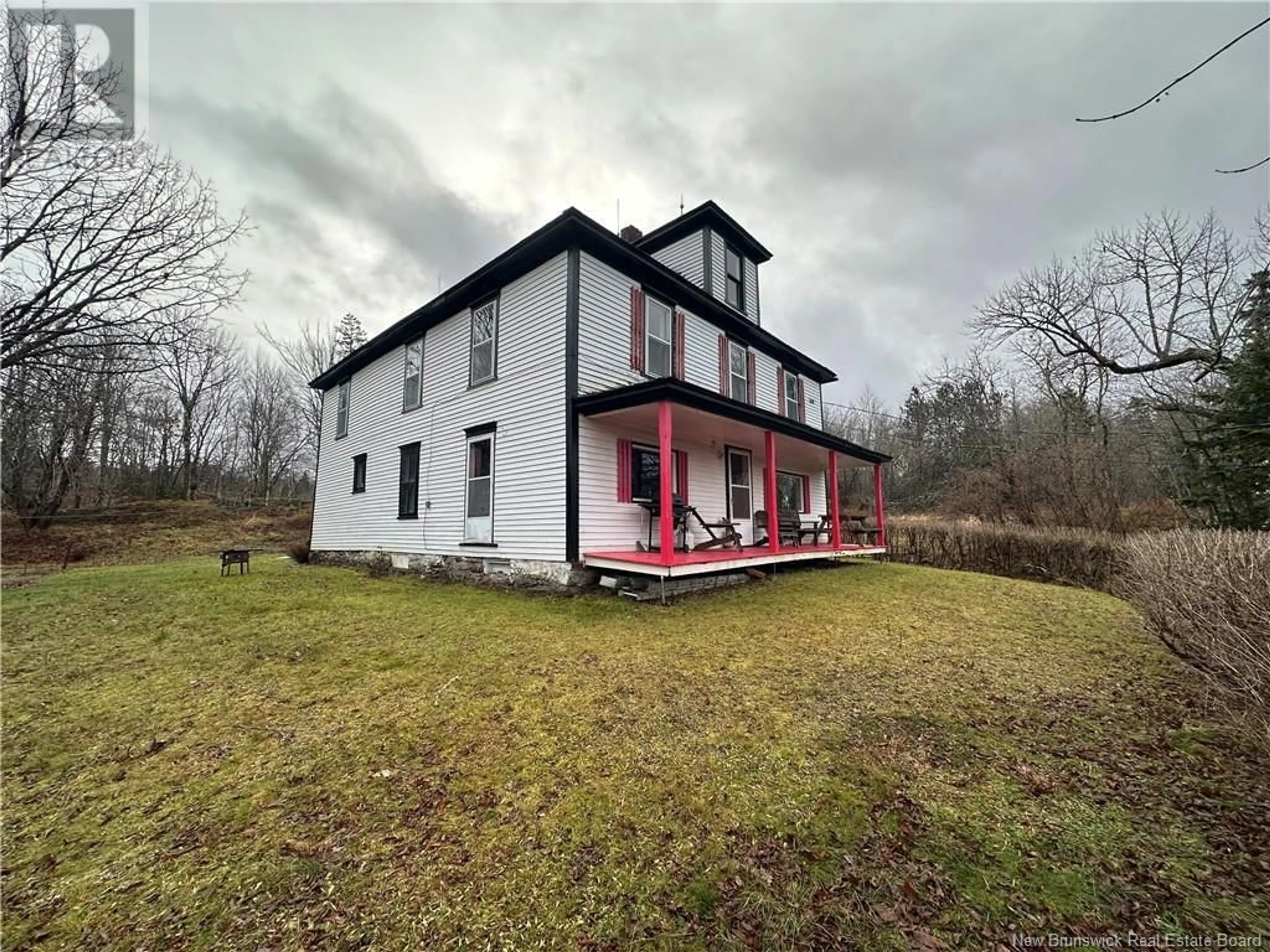 A pic from outside/outdoor area/front of a property/back of a property/a pic from drone, building for 251 KENNEBECASIS RIVER ROAD, Hampton New Brunswick E5N6L1