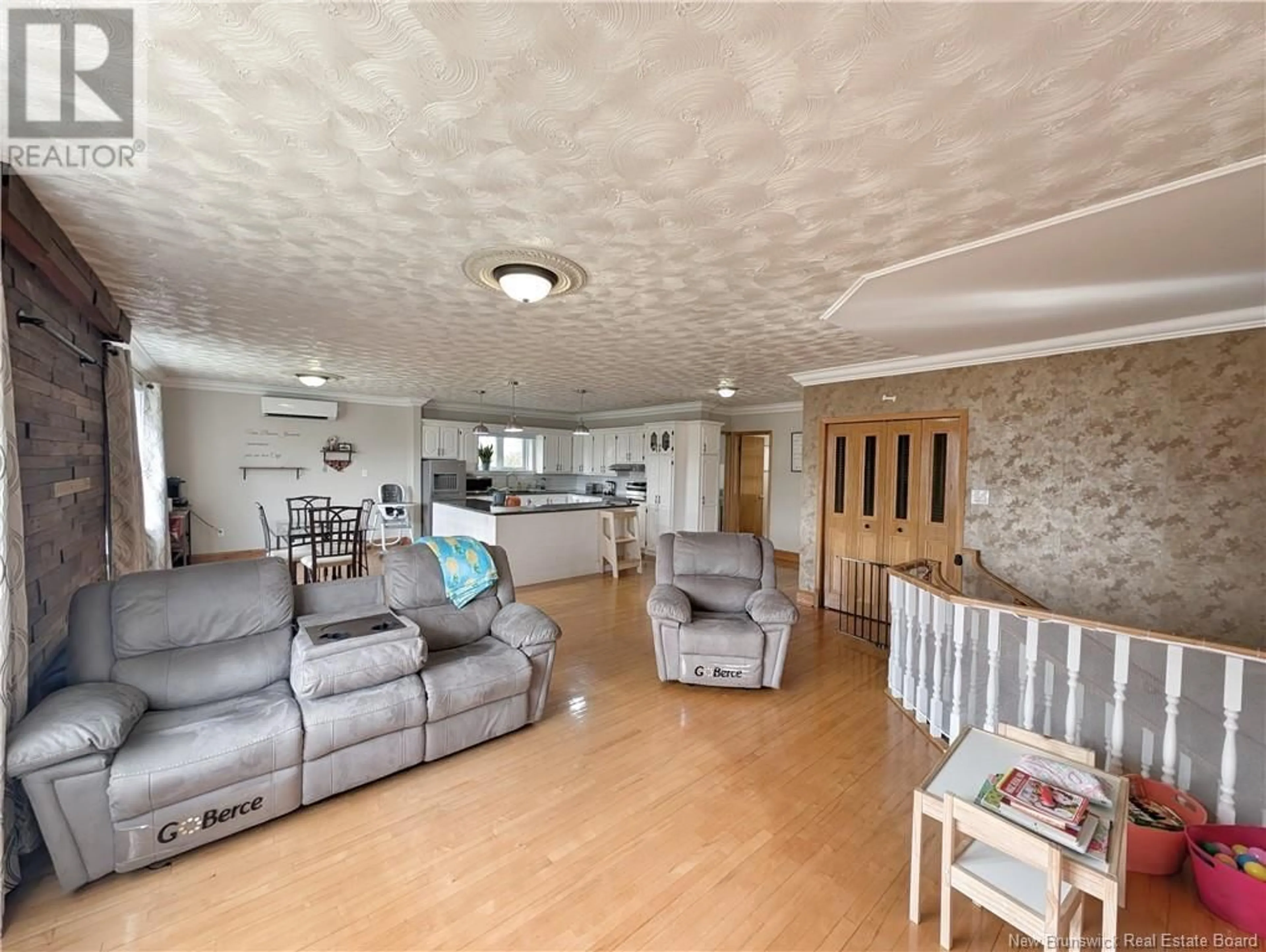 Living room with furniture, unknown for 92 DU PÊCHEUR, Lamèque New Brunswick E8T1J6