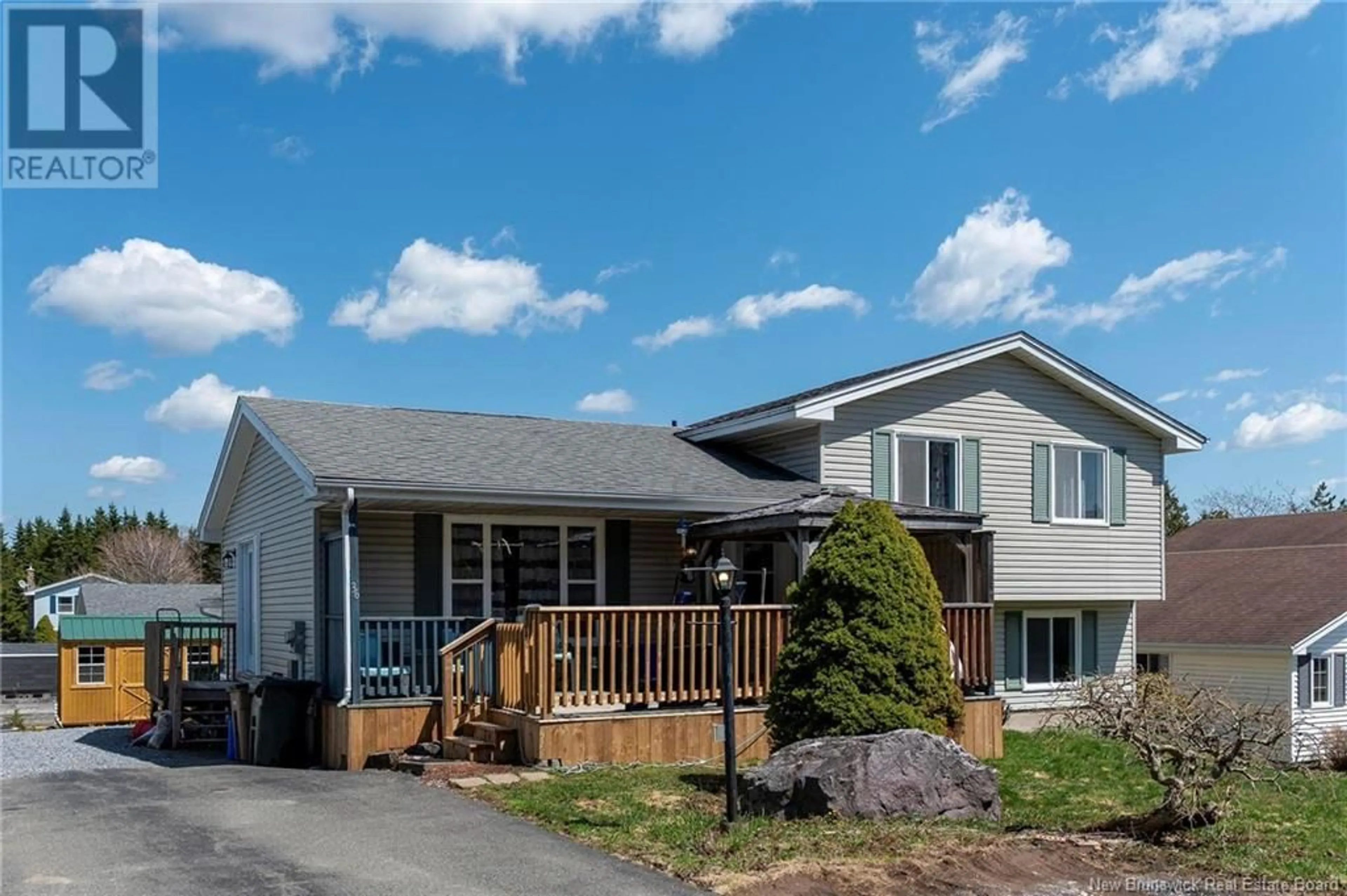 Home with vinyl exterior material, unknown for 36 MCNAUGHTON DRIVE, Saint John New Brunswick E2J4K6
