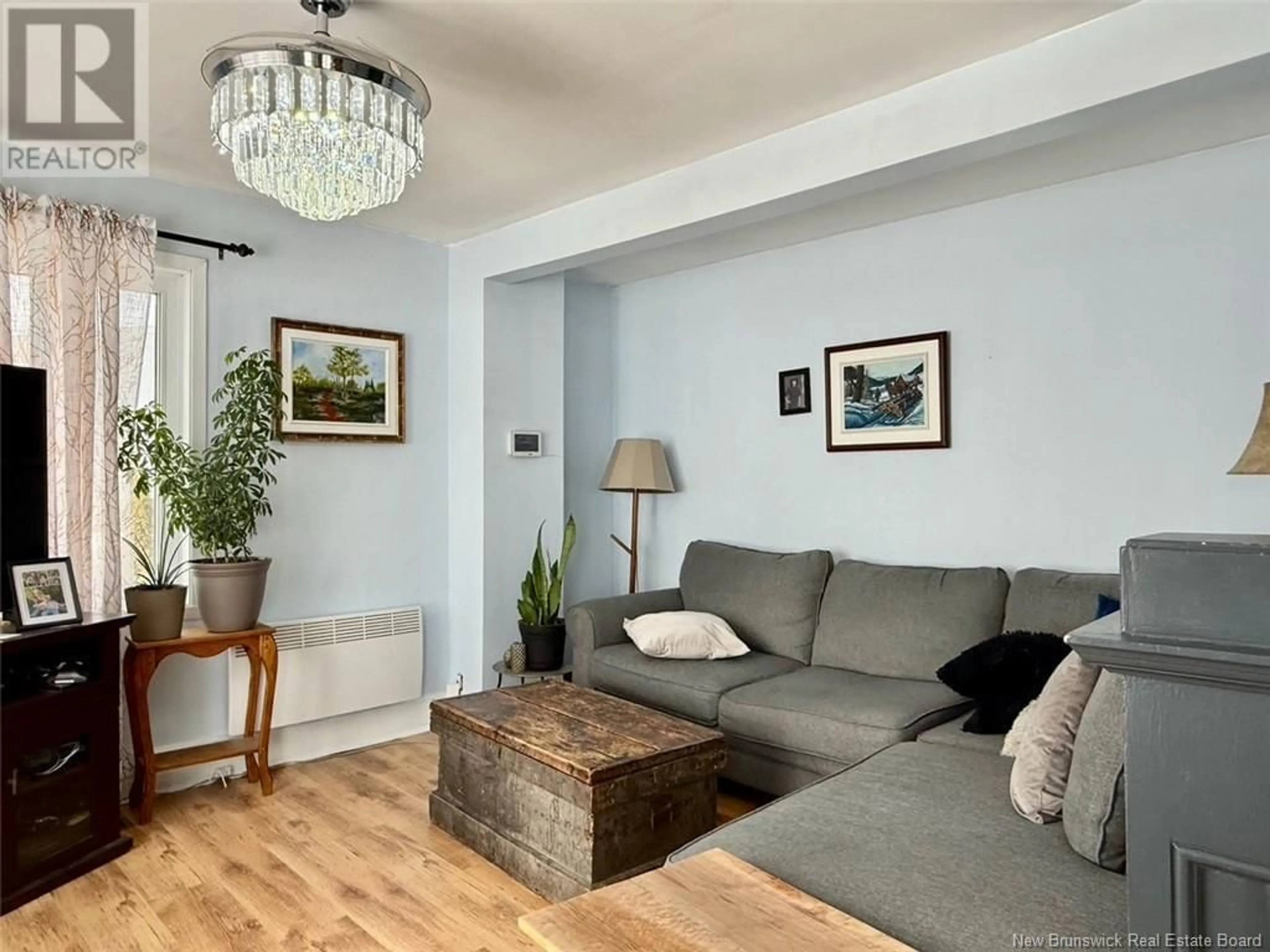 Living room with furniture, unknown for 1425 DES PIONNIERS AVENUE, Balmoral New Brunswick E8E1B8