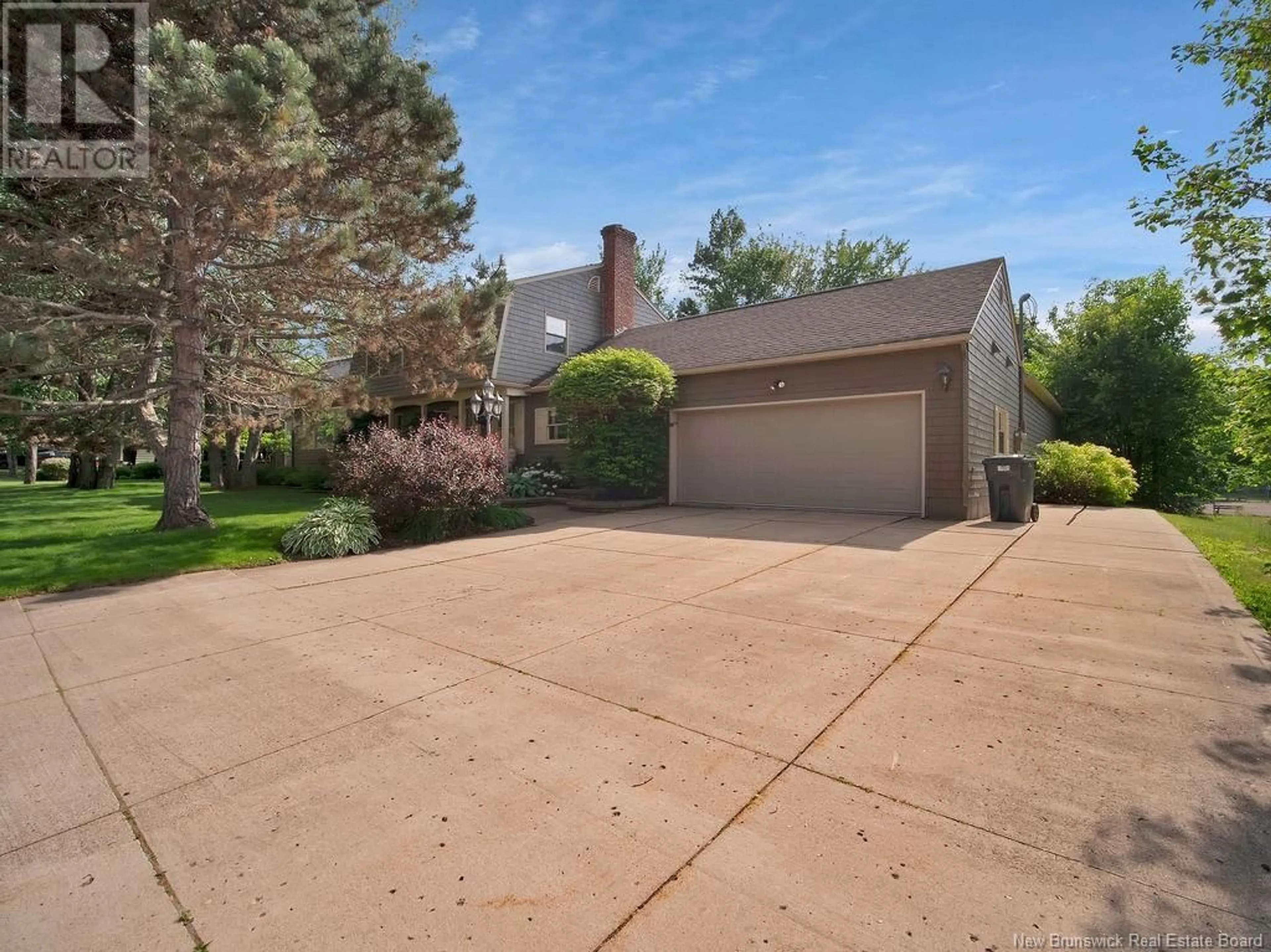 A pic from outside/outdoor area/front of a property/back of a property/a pic from drone, street for 73 FAIRWAY BOULEVARD, Riverview New Brunswick E1B4K8